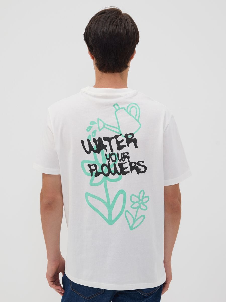 T-shirt bianca in puro cotone jersey e stampa "Water your Flowers" regular fit_3
