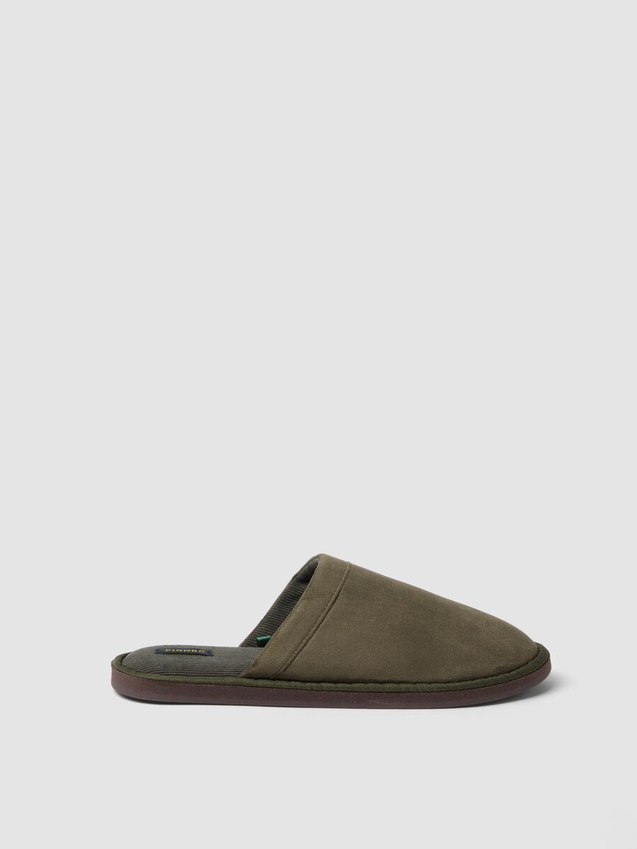 Green lined house slippers_0