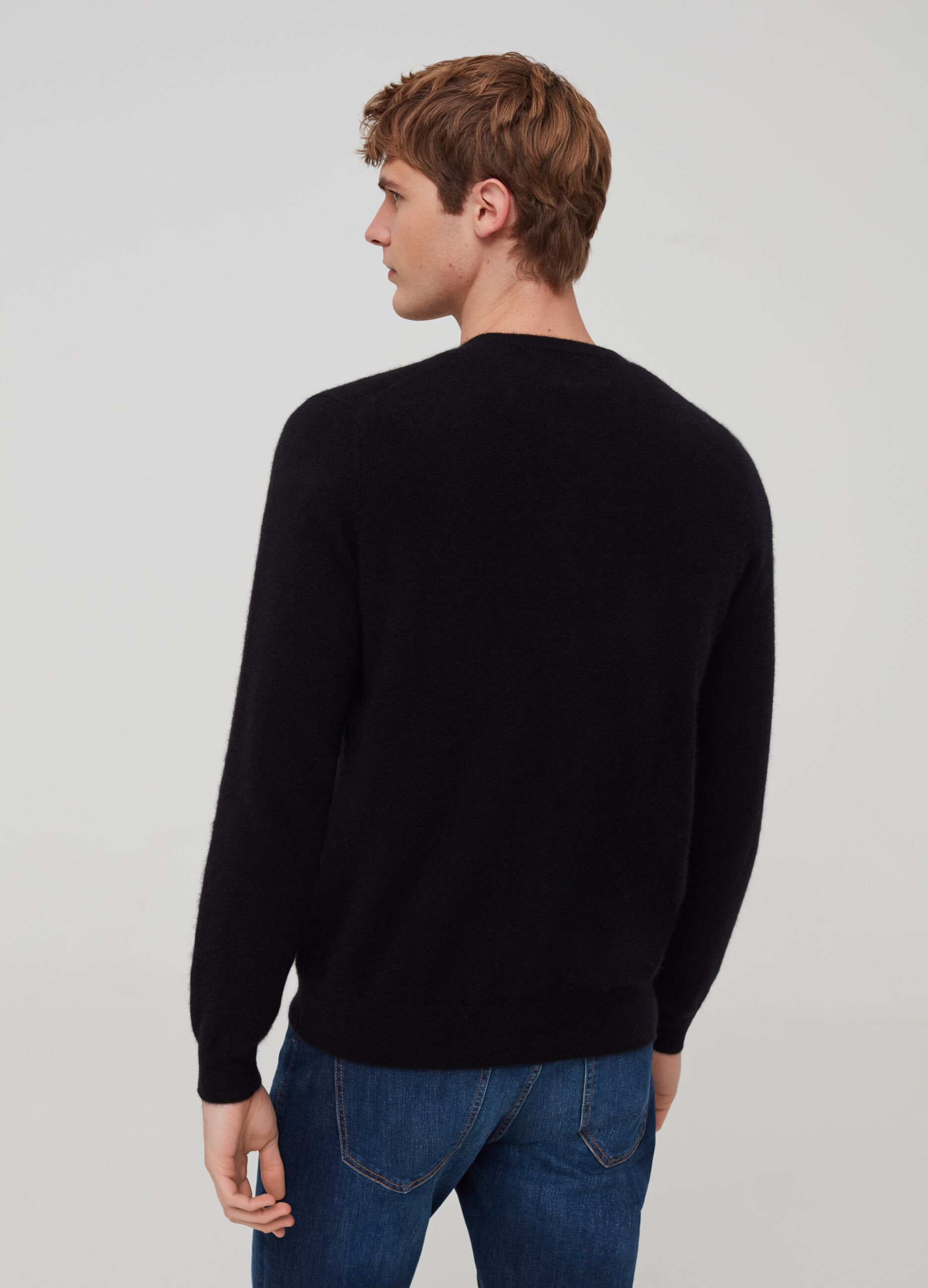 100% cashmere crew-neck pullover