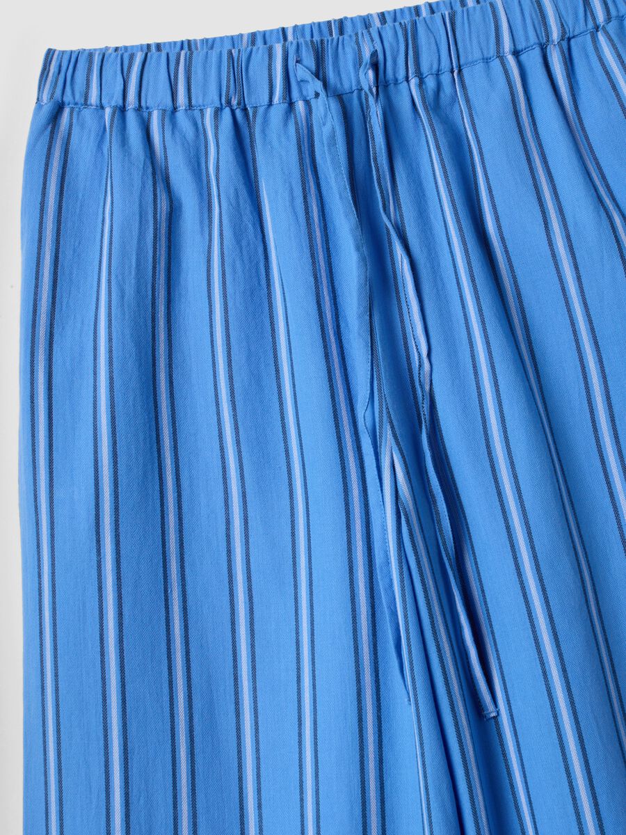 Pantaloni copricostume blu in puro cotone a righe_1