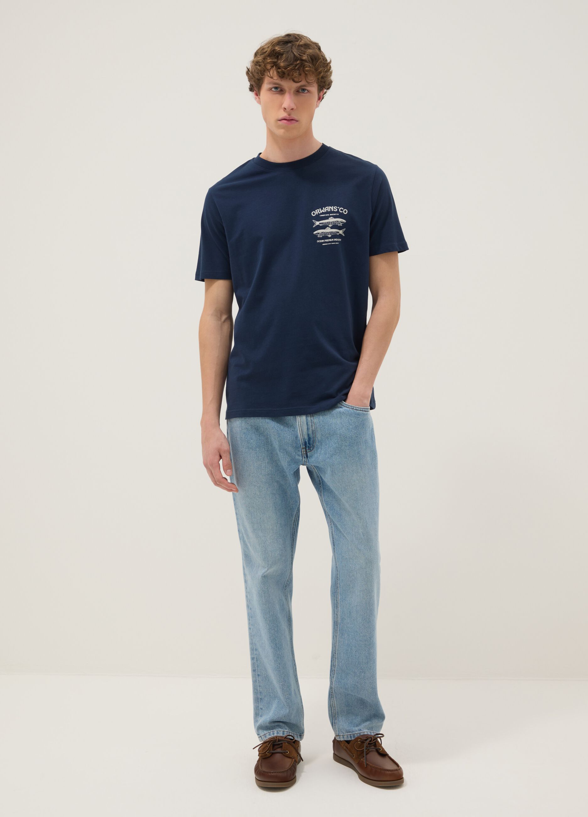 Blue short-sleeved T-shirt in 100% cotton