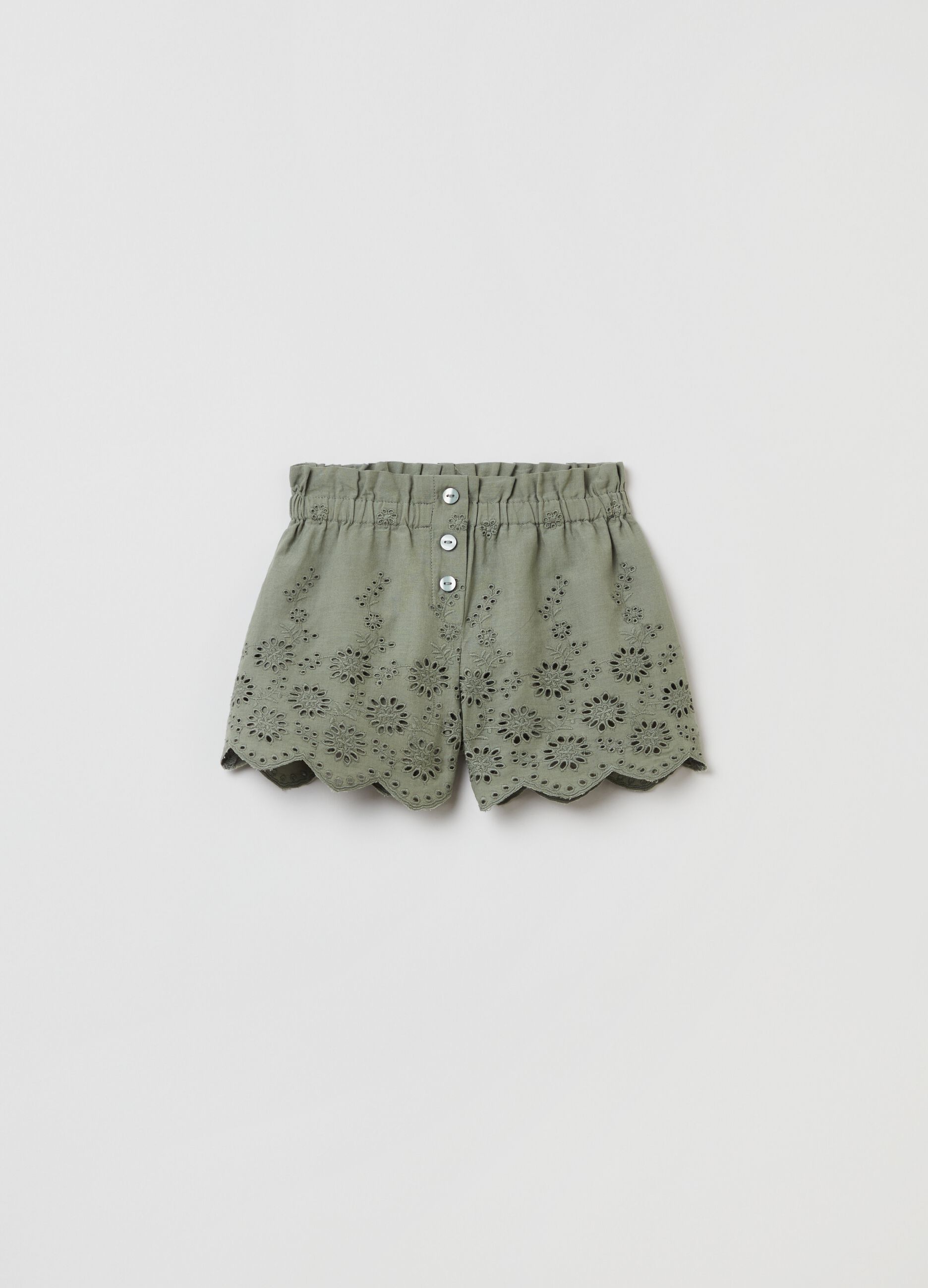 Shorts in broderie anglaise