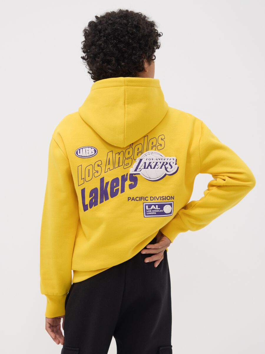 Yellow cotton-blend hoodie with Lakers print for boys_2