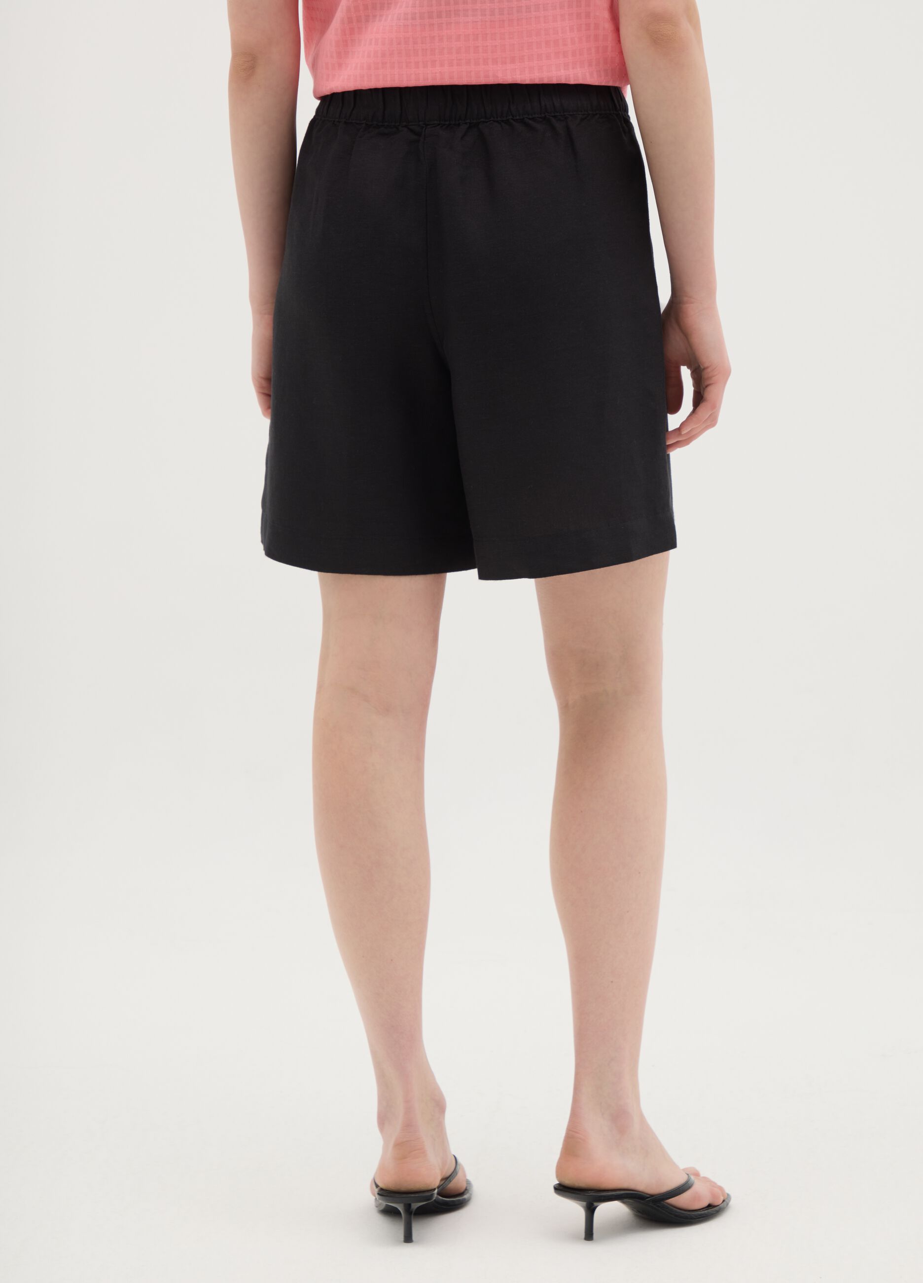 Women's black linen blend regular fit shorts