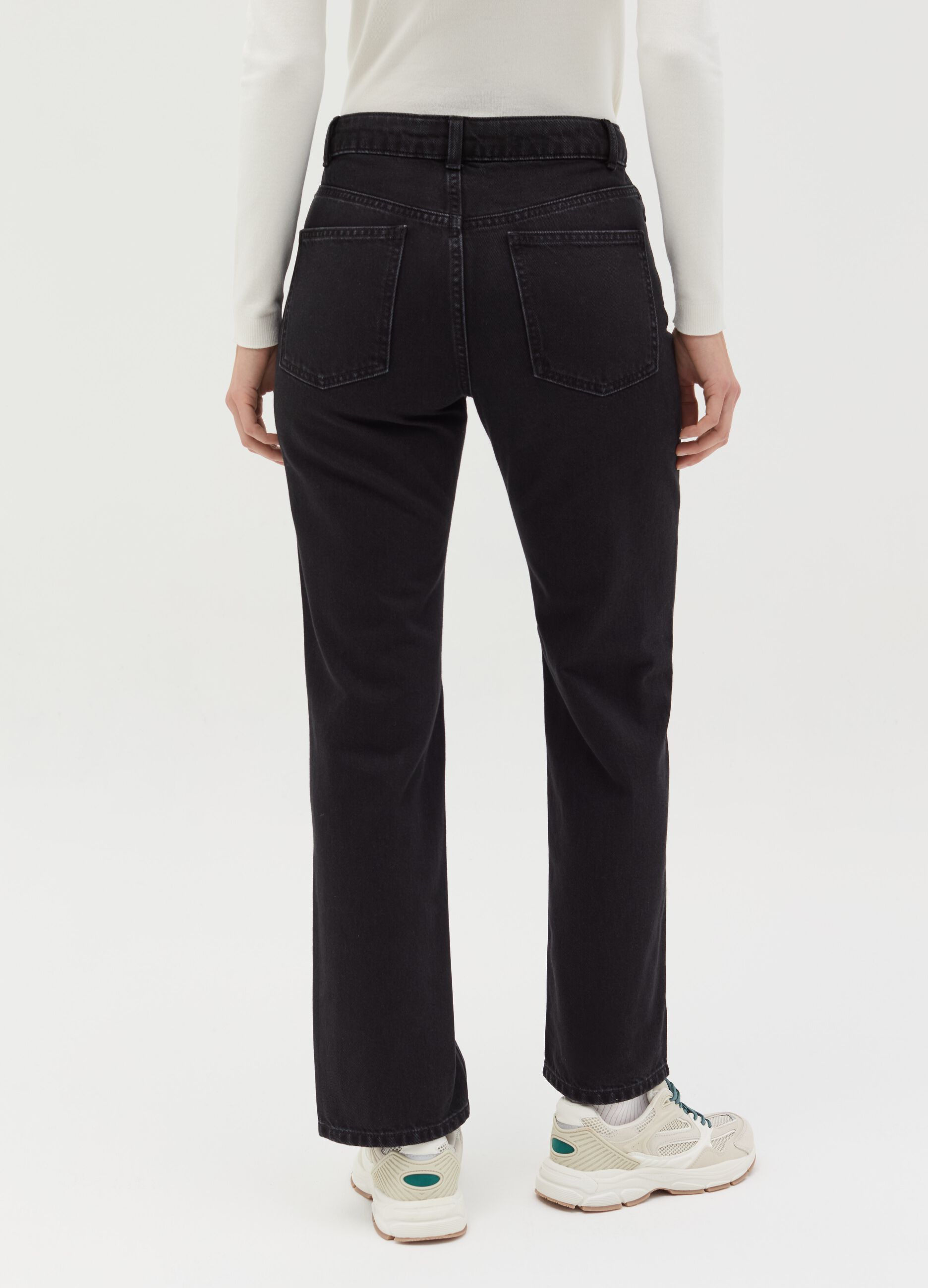 Solid colour straight-fit jeans