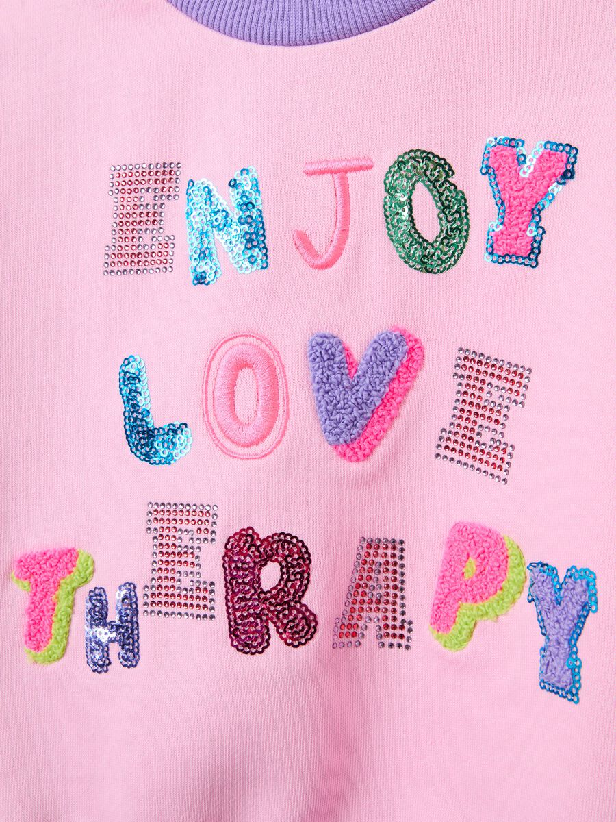 Felpa con applicazione lettering_3