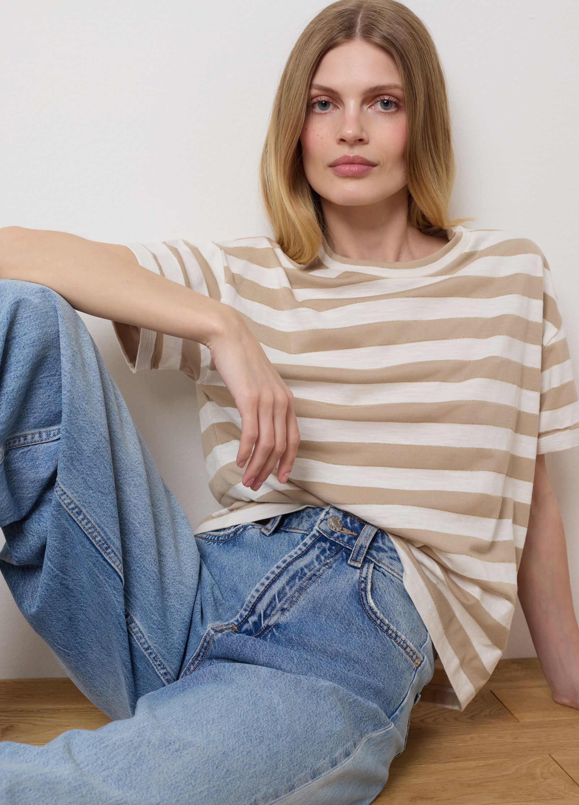 T-shirt with white and beige lurex stripes
