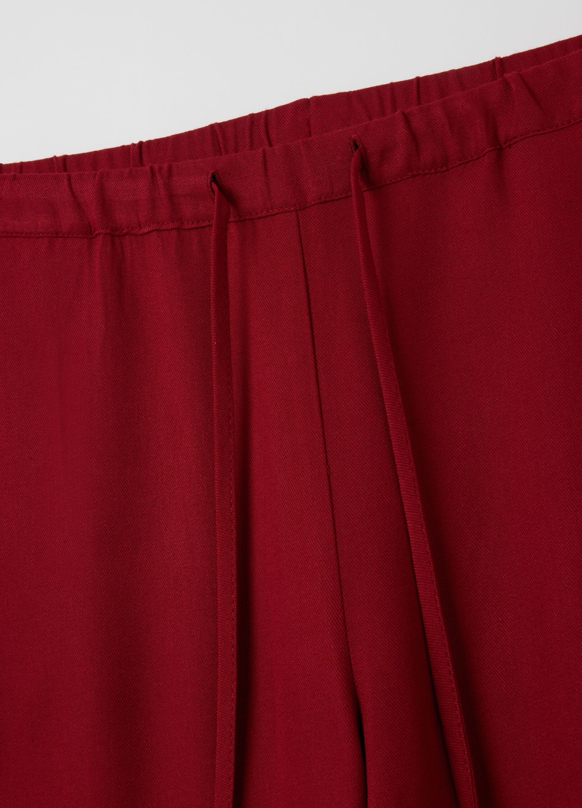 Women's red regular fit pure viscose trousers