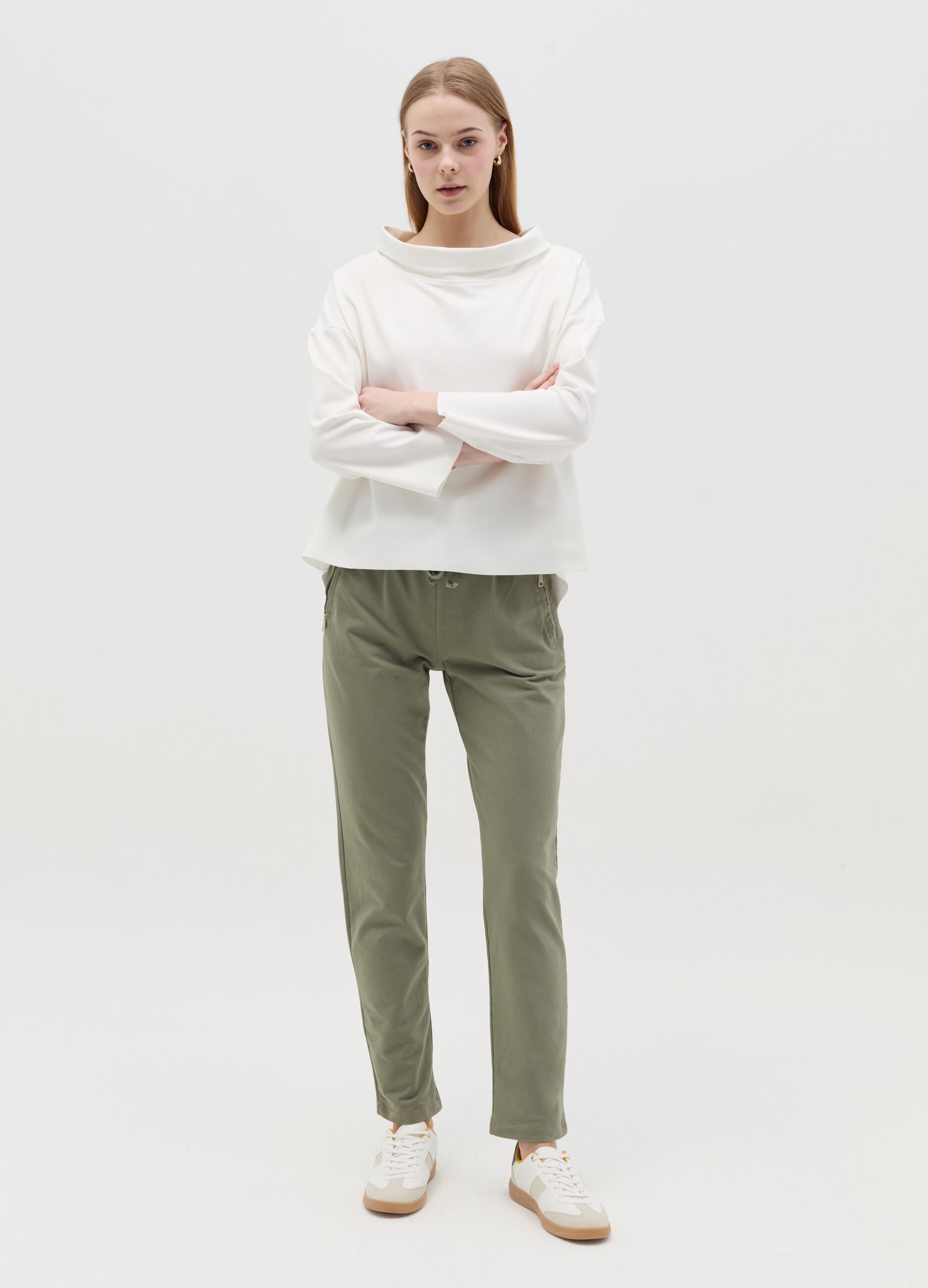 Jogger trousers with zip pockets
