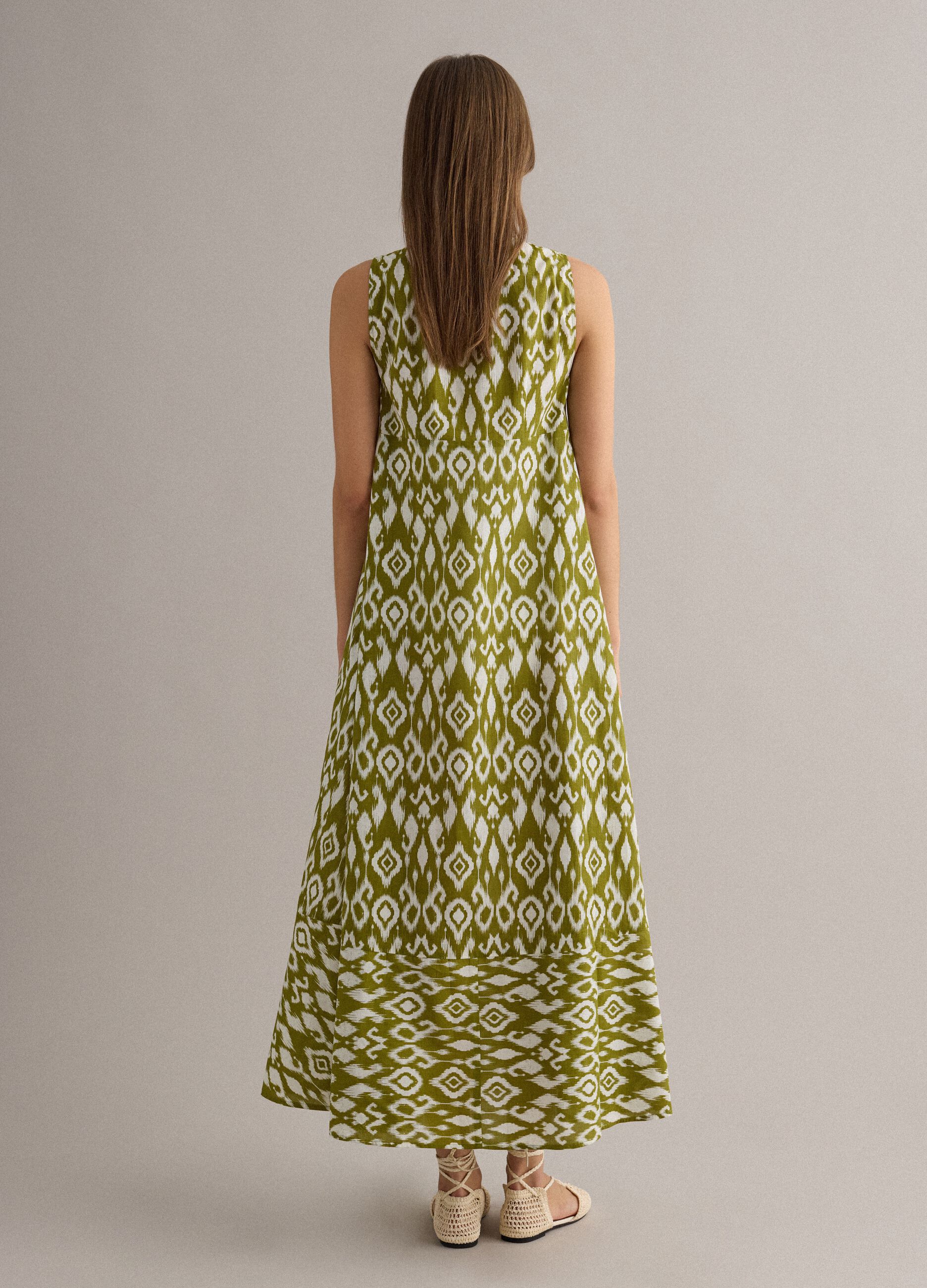 Green maxi dress in pure cotton with V-neck and print