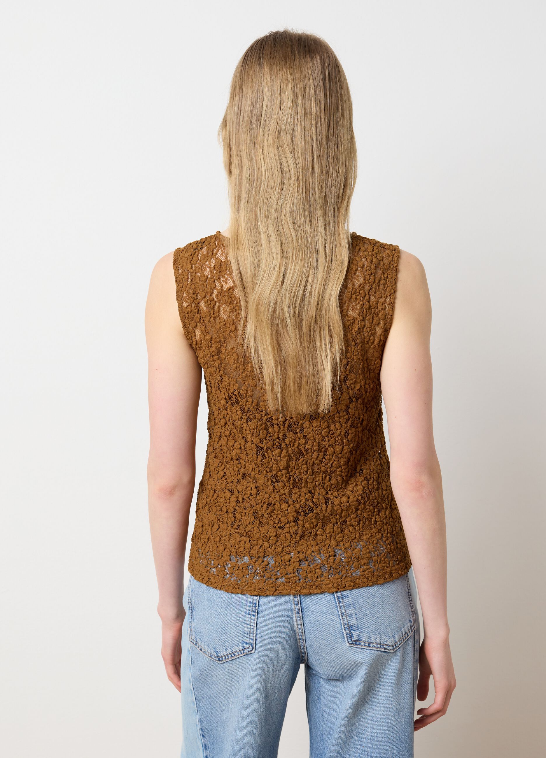 Women's brown lace fitted sleeveless top