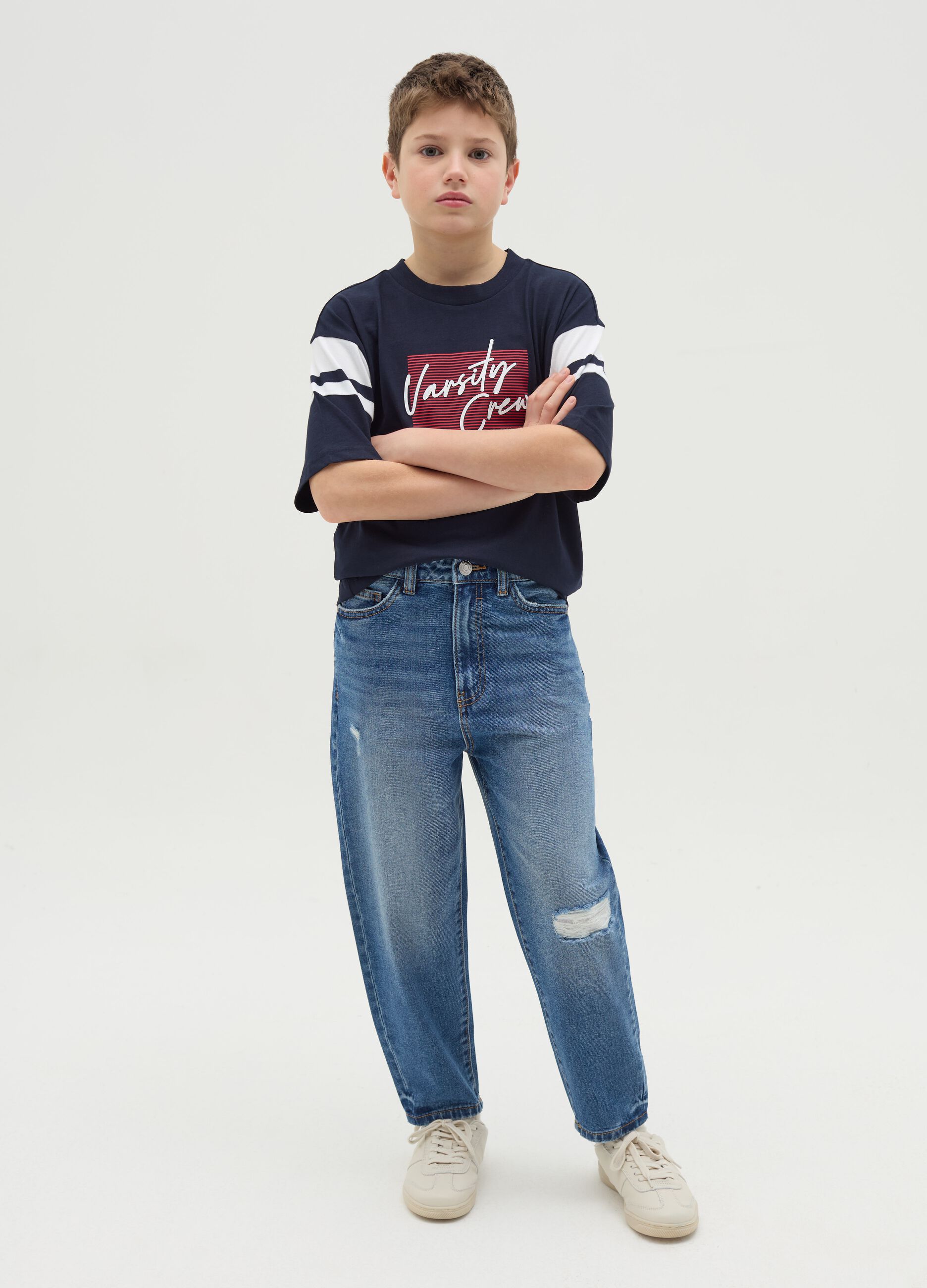 Baggy fit distressed jeans
