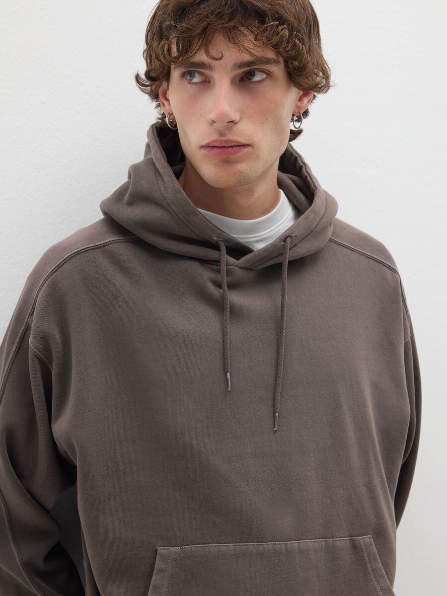 Felpa in misto cotone marrone oversize_1