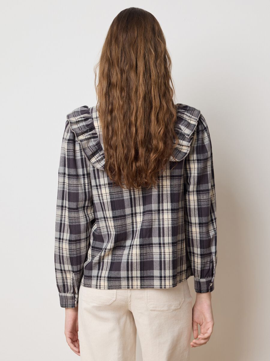 Multicolour pure cotton checked shirt with ruffles_2
