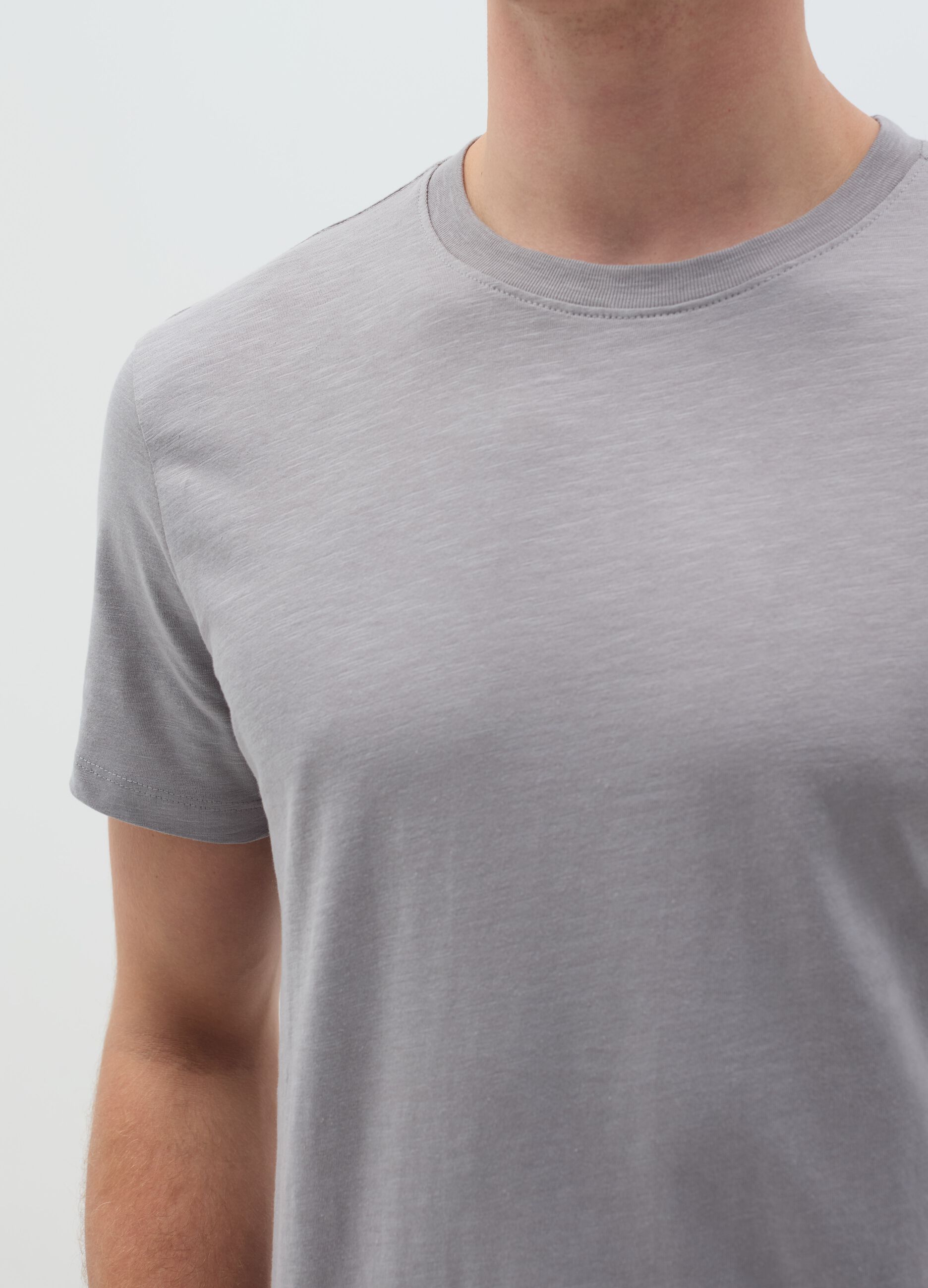 T-shirt in slub cotton with round neck