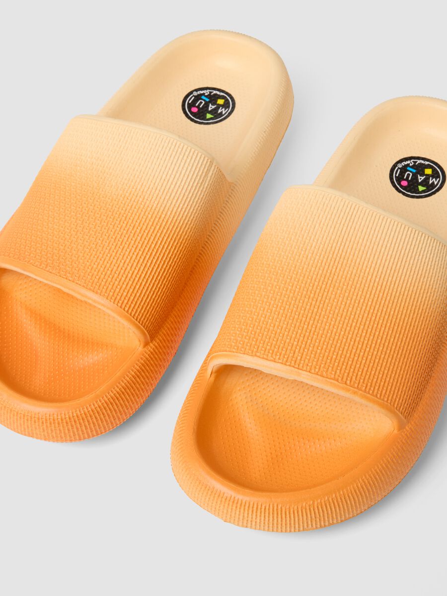 Orange gradient-effect sliders_1