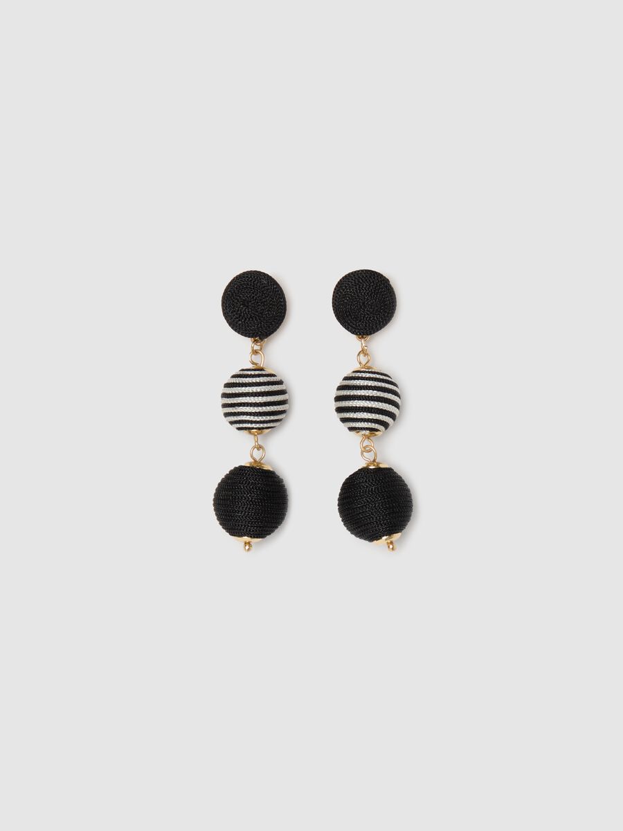 Black and white pendant earrings with spheres_0