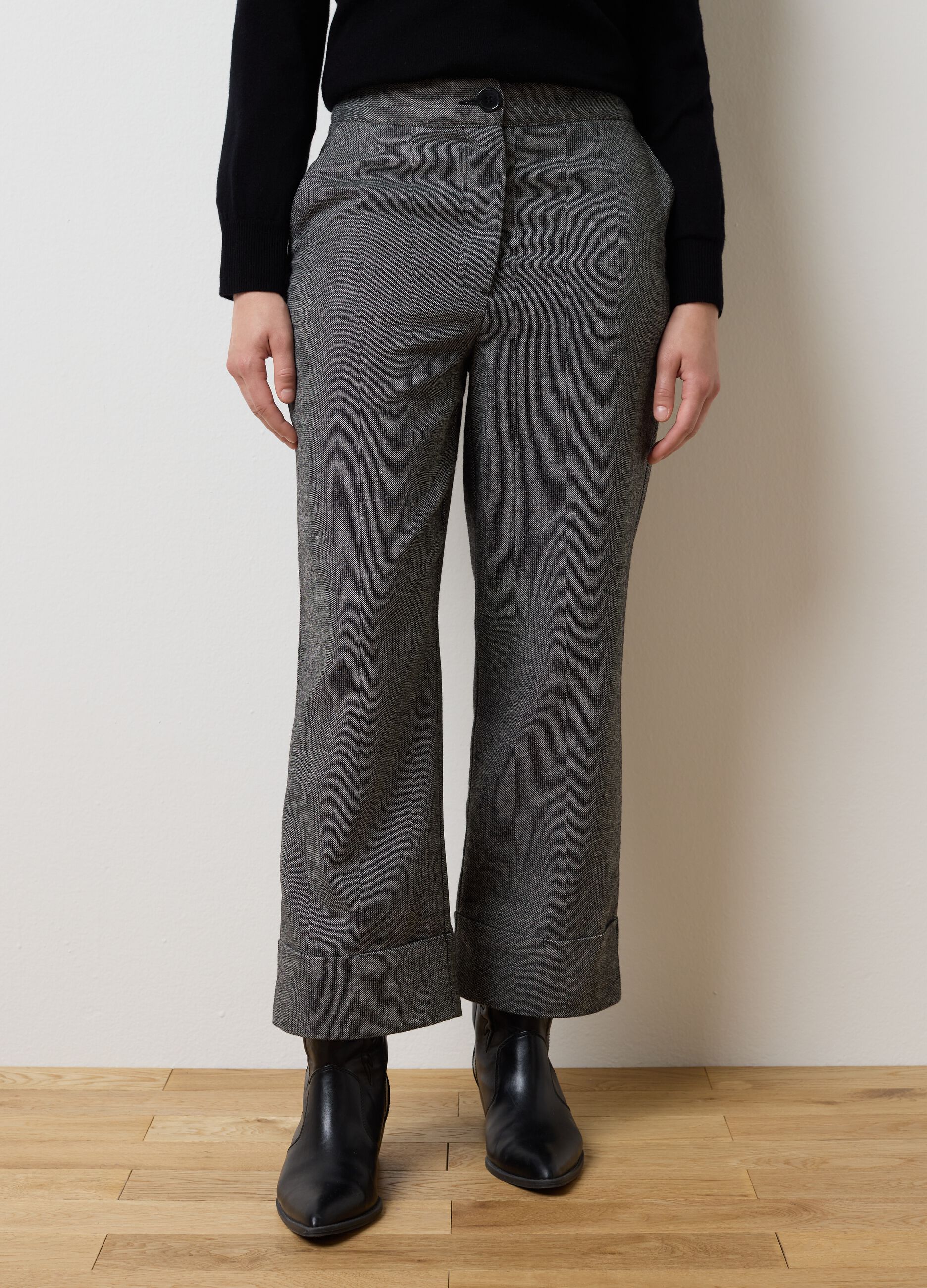 Regular fit grey trousers