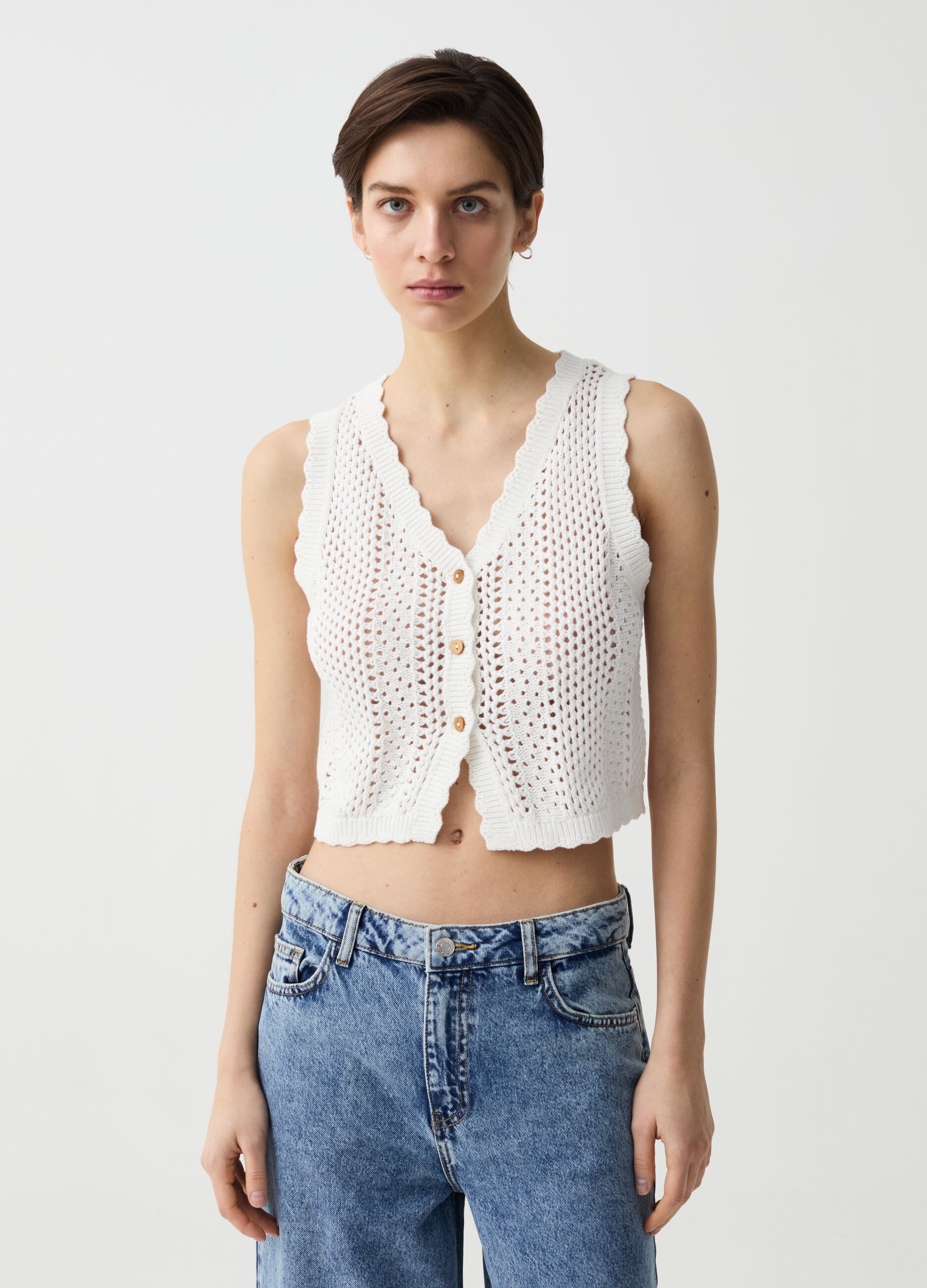 Cropped openwork gilet with wavy edges