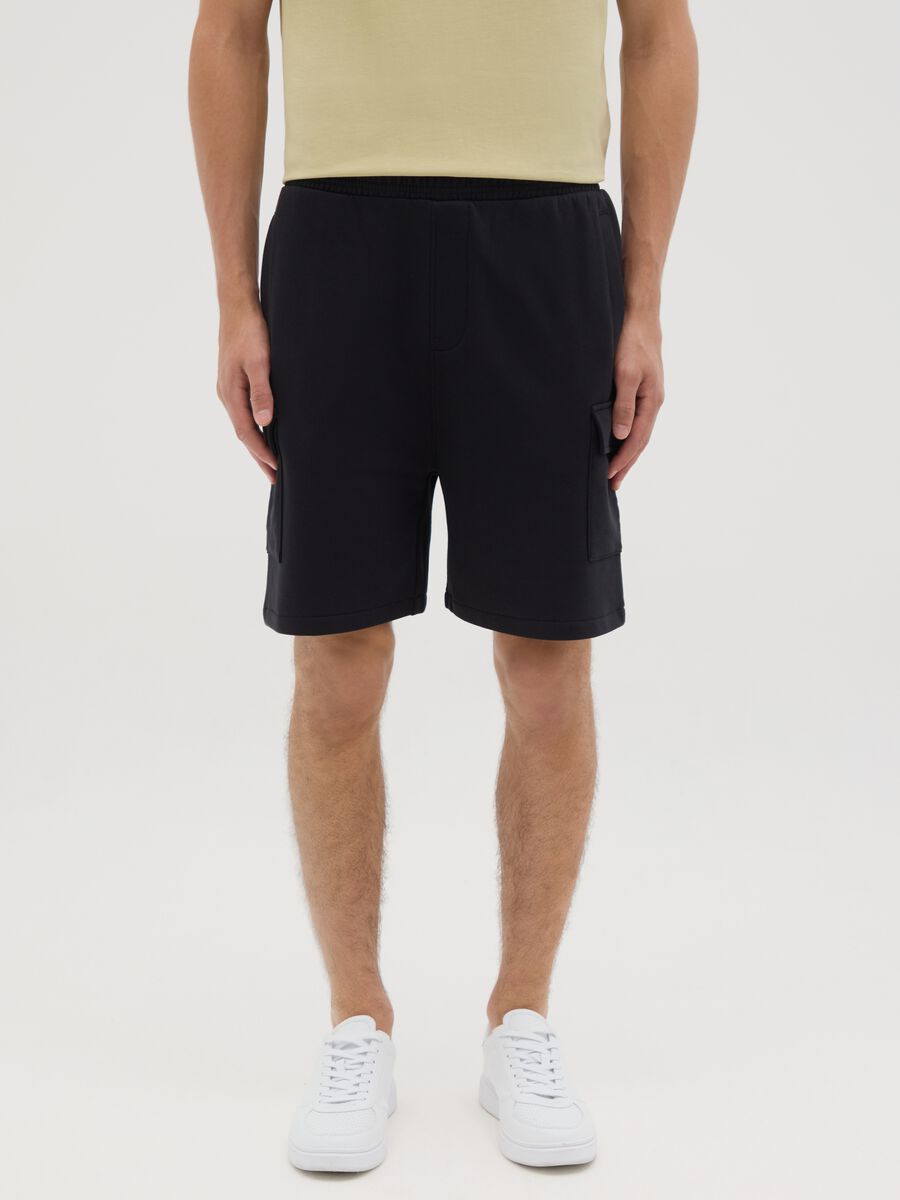 Men's black cotton blend regular fit shorts with pockets_1