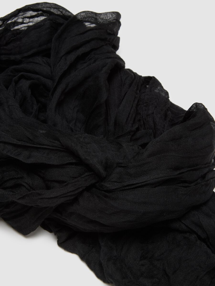 Regular fit lightweight black scarf_1