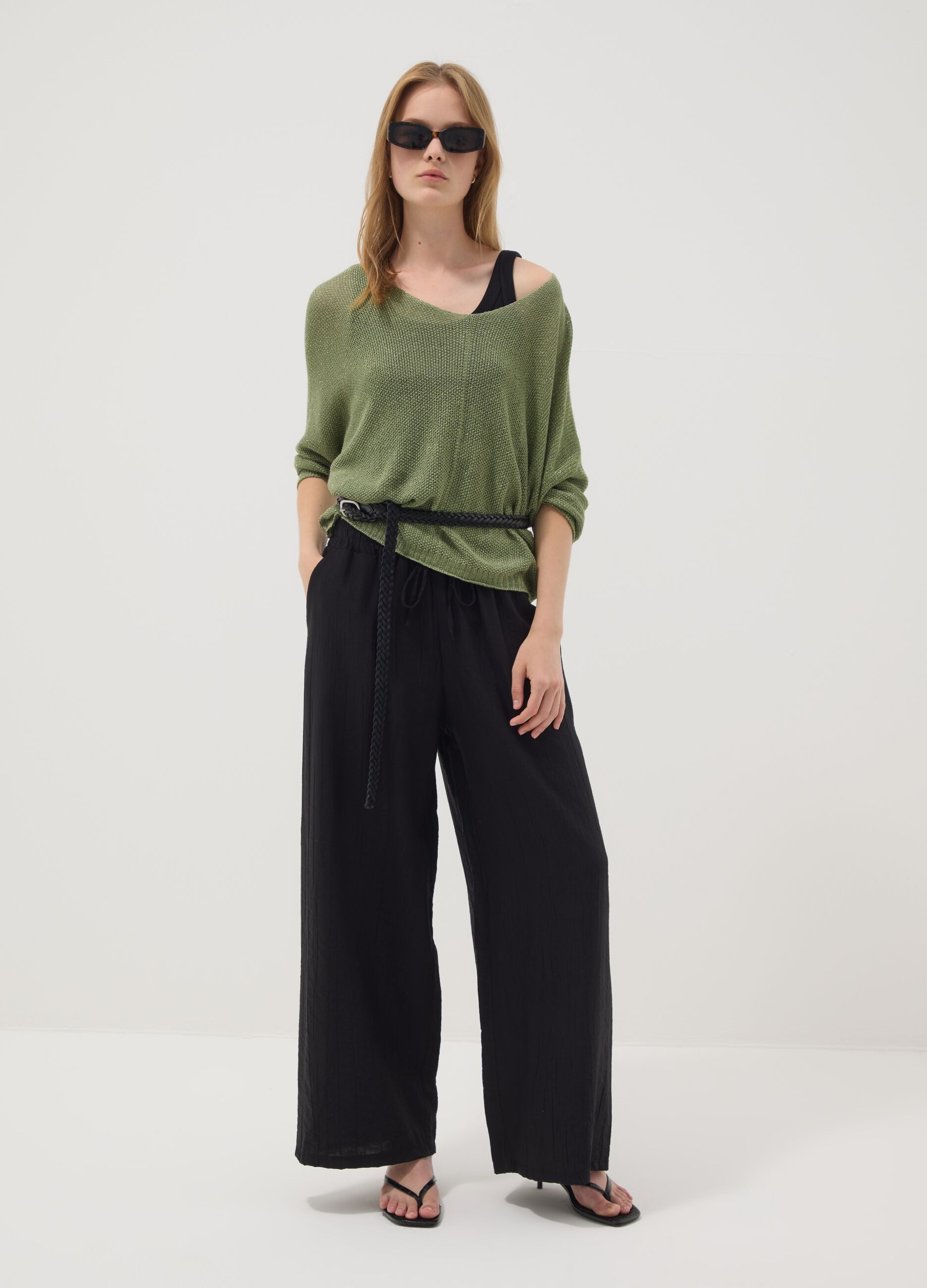 Green V-neck top in viscose and linen blend