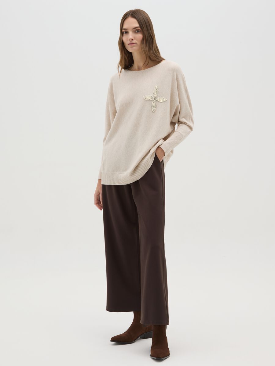 Maglia beige regular fit con applicazioni_1