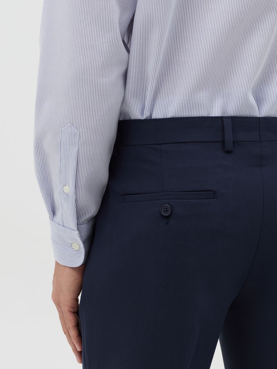 Regular-fit no-iron shirt with thin stripes_3