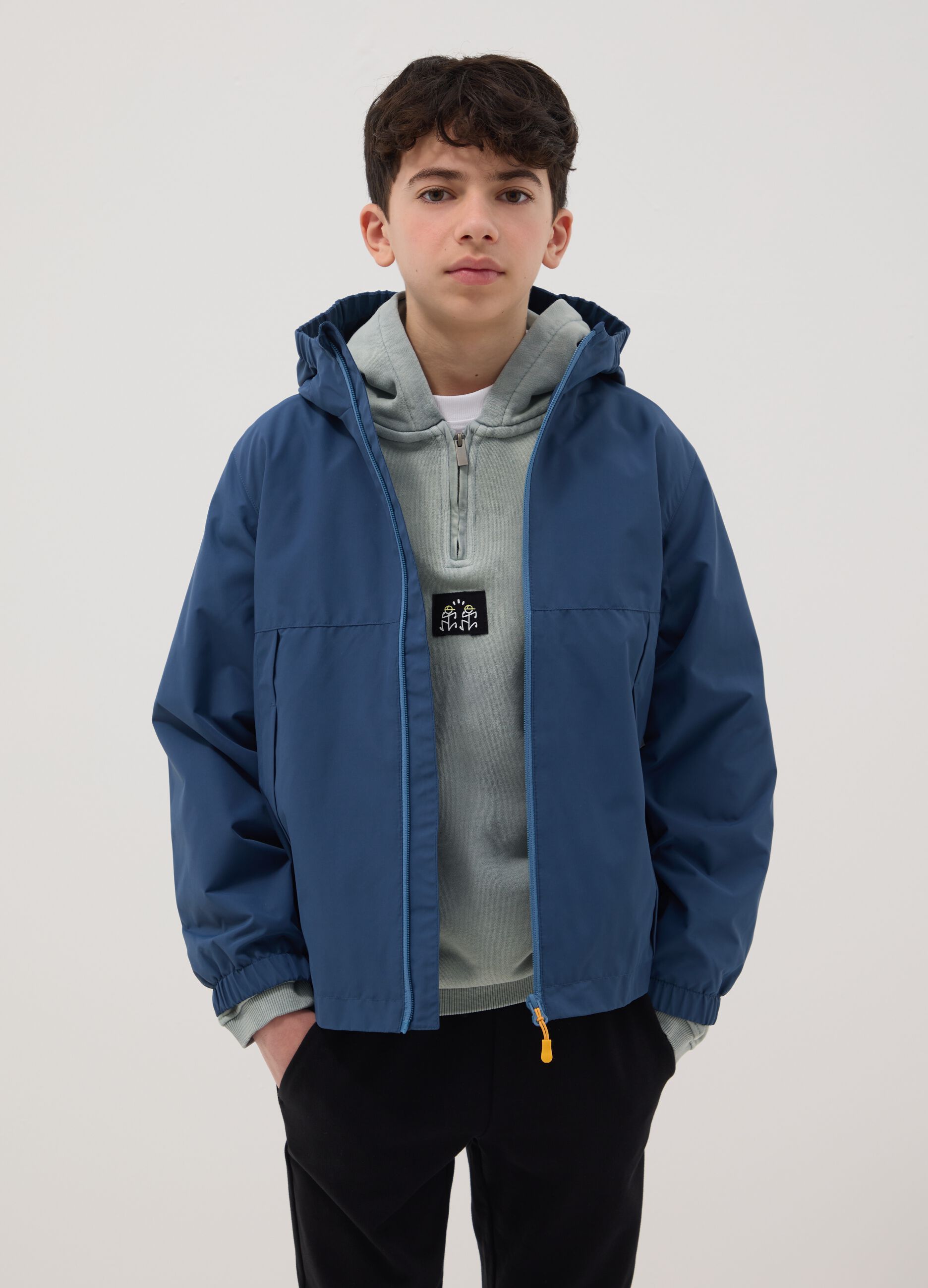 Giacca blu con cappuccio da ragazzo regular fit