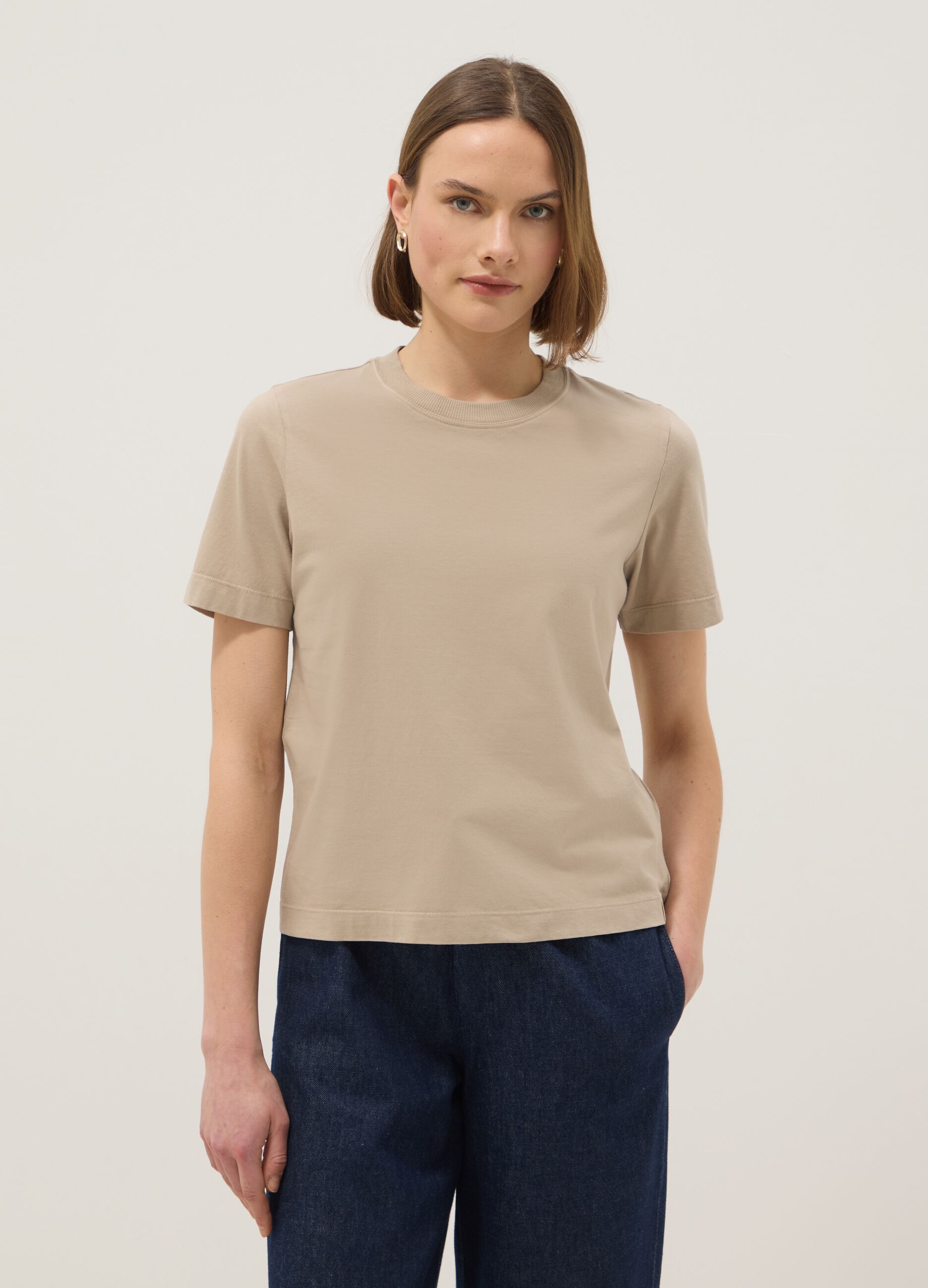 Short-sleeved beige T-shirt in pure Italian cotton