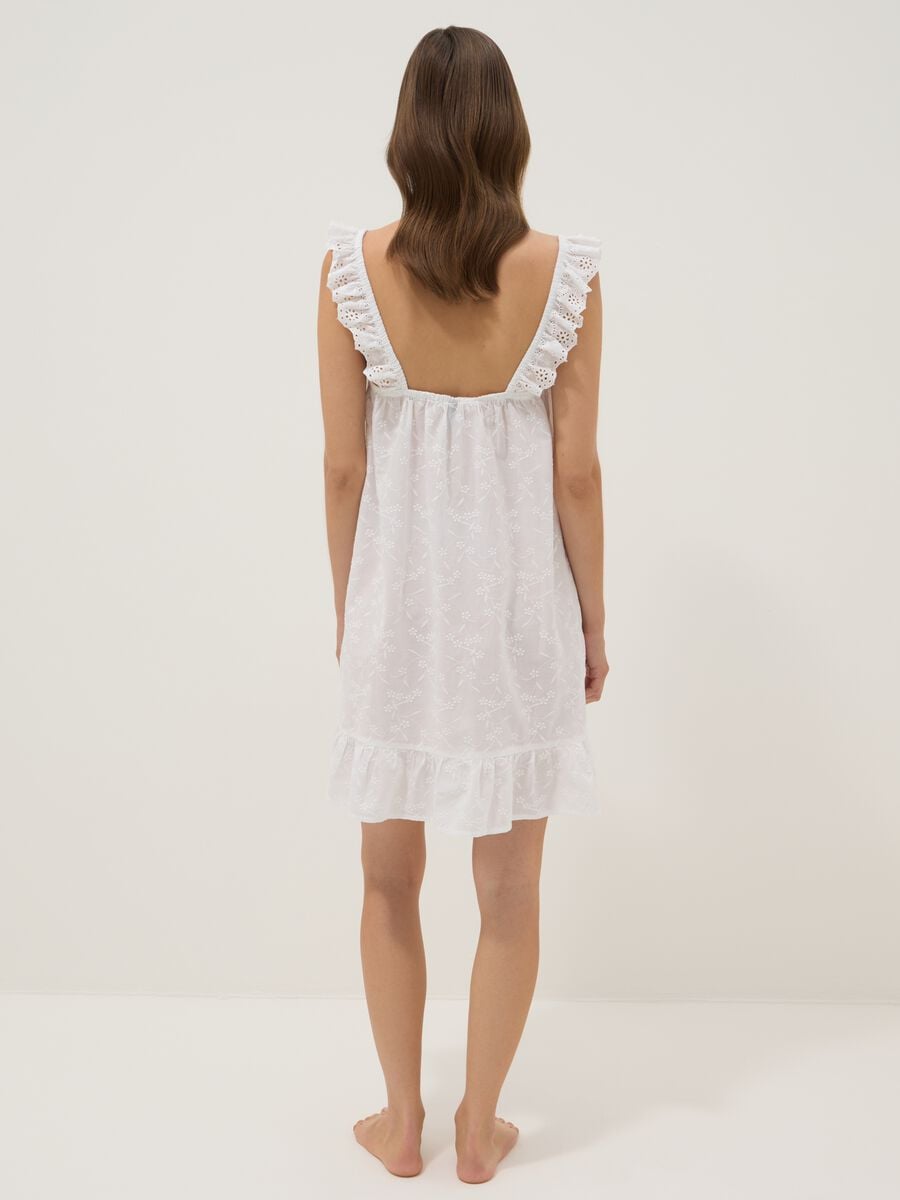 White organic cotton nightdress with ruffles_3