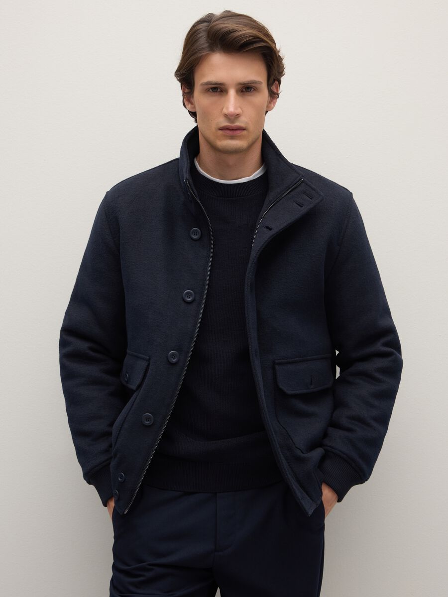 Giacca imbottita blu regular fit con zip e bottoni_1