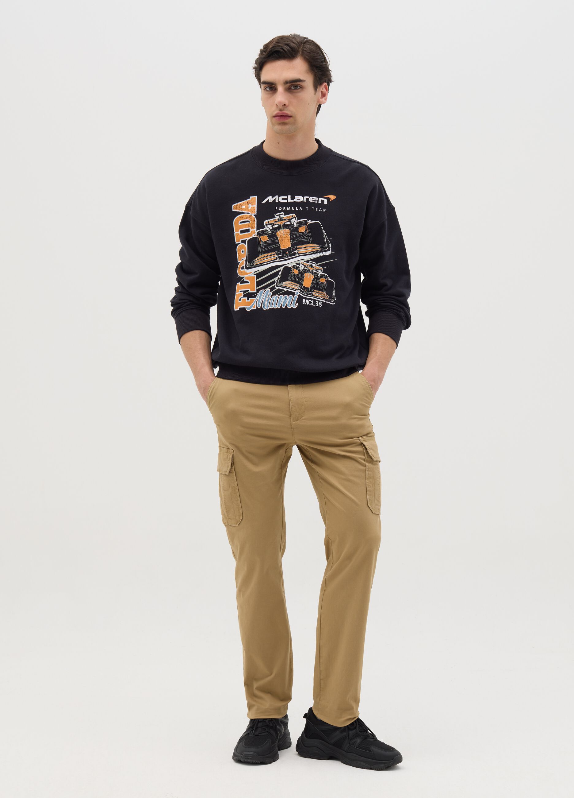 Black sweatshirt with round neck and McLaren print