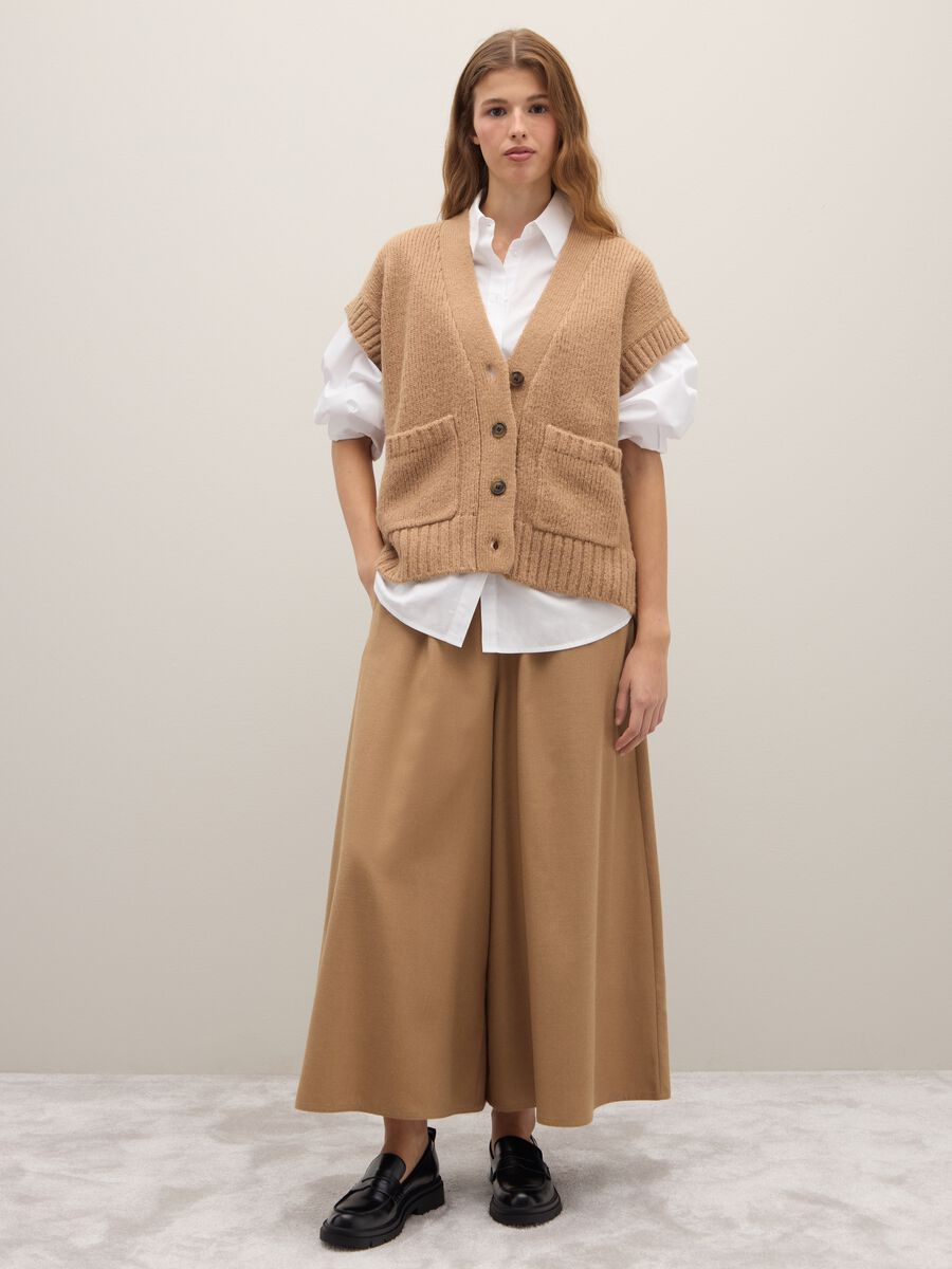 Brown long cotton-blend waistcoat with buttons and pockets_2