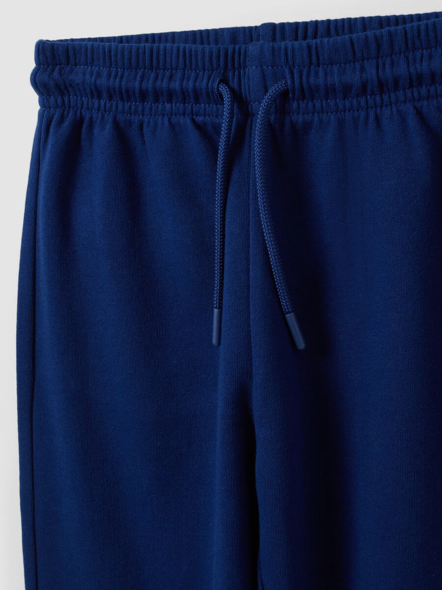 Jogger blu in puro cotone organico regular fit per bambino_2