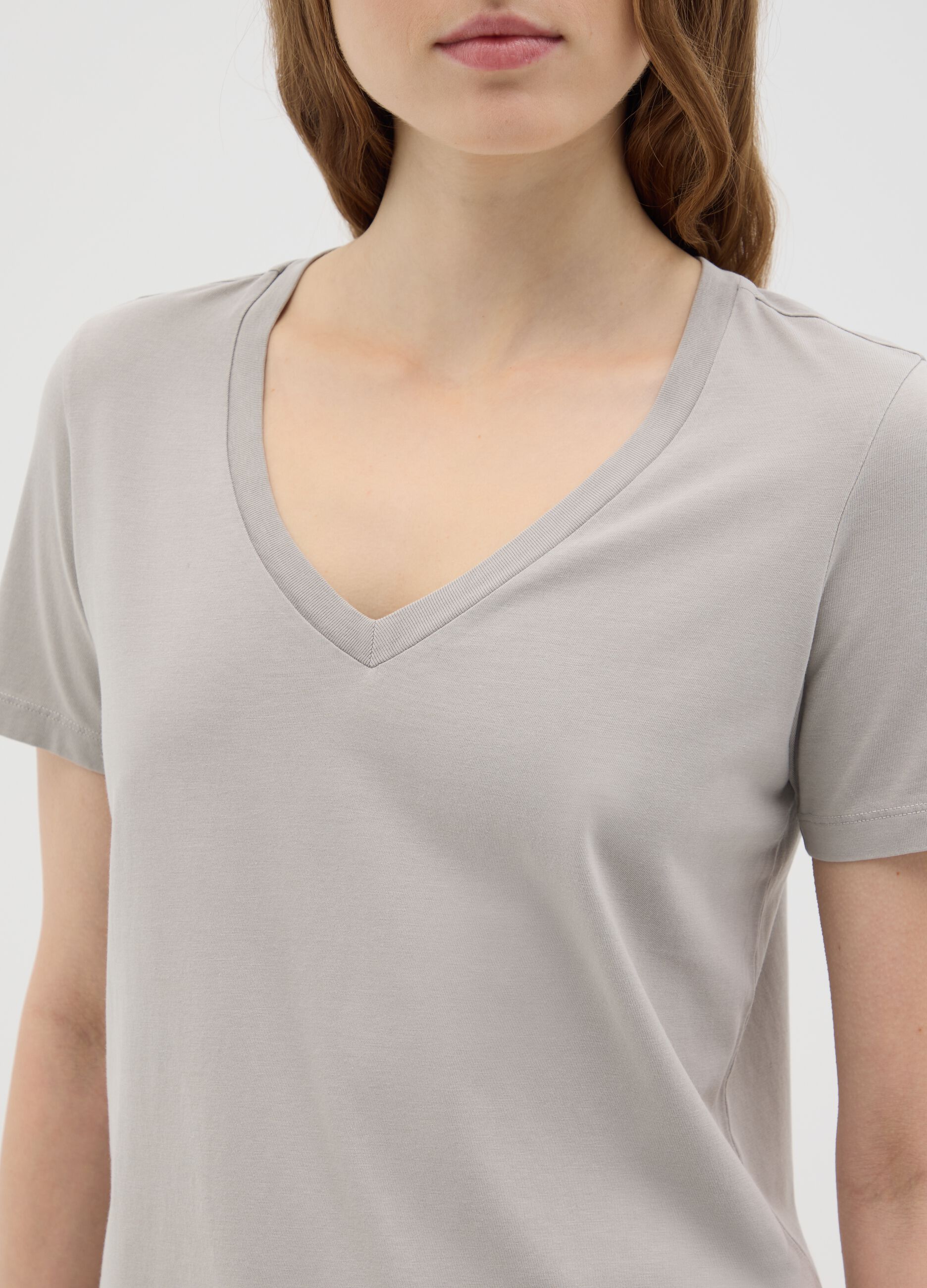 Women’s grey regular-fit T-shirt in 100% cotton with round neck