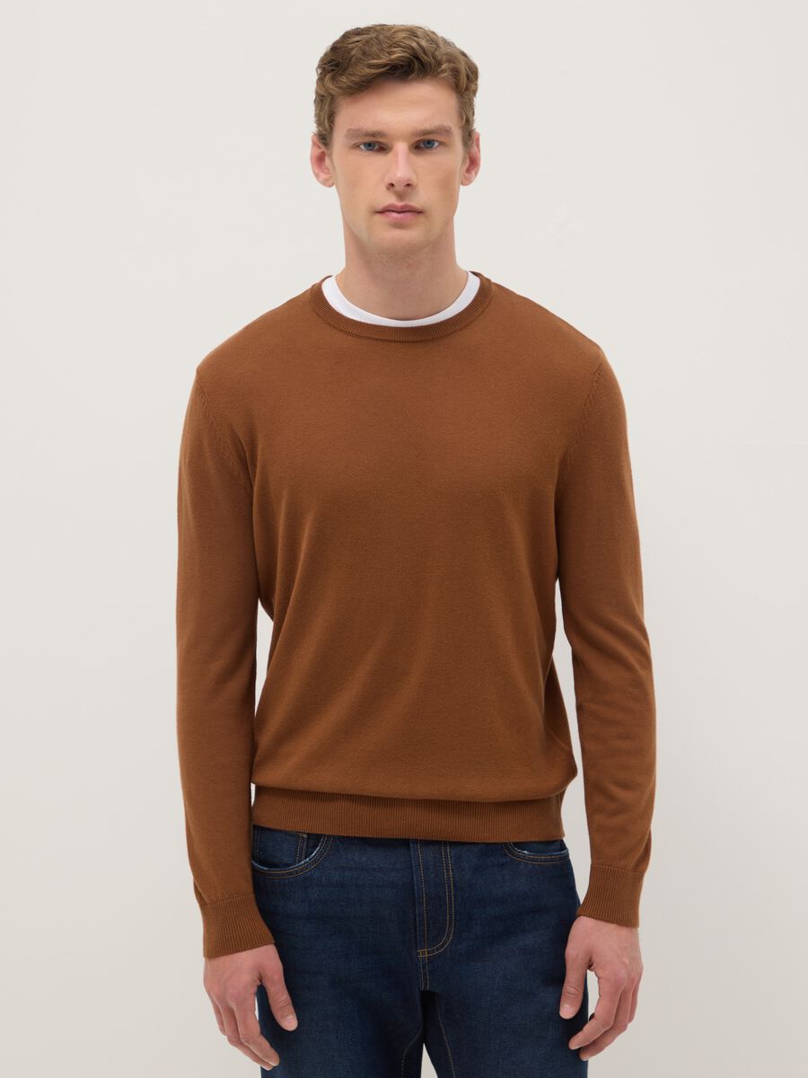 Brown crew neck pullover in regular fit cotton blend_0