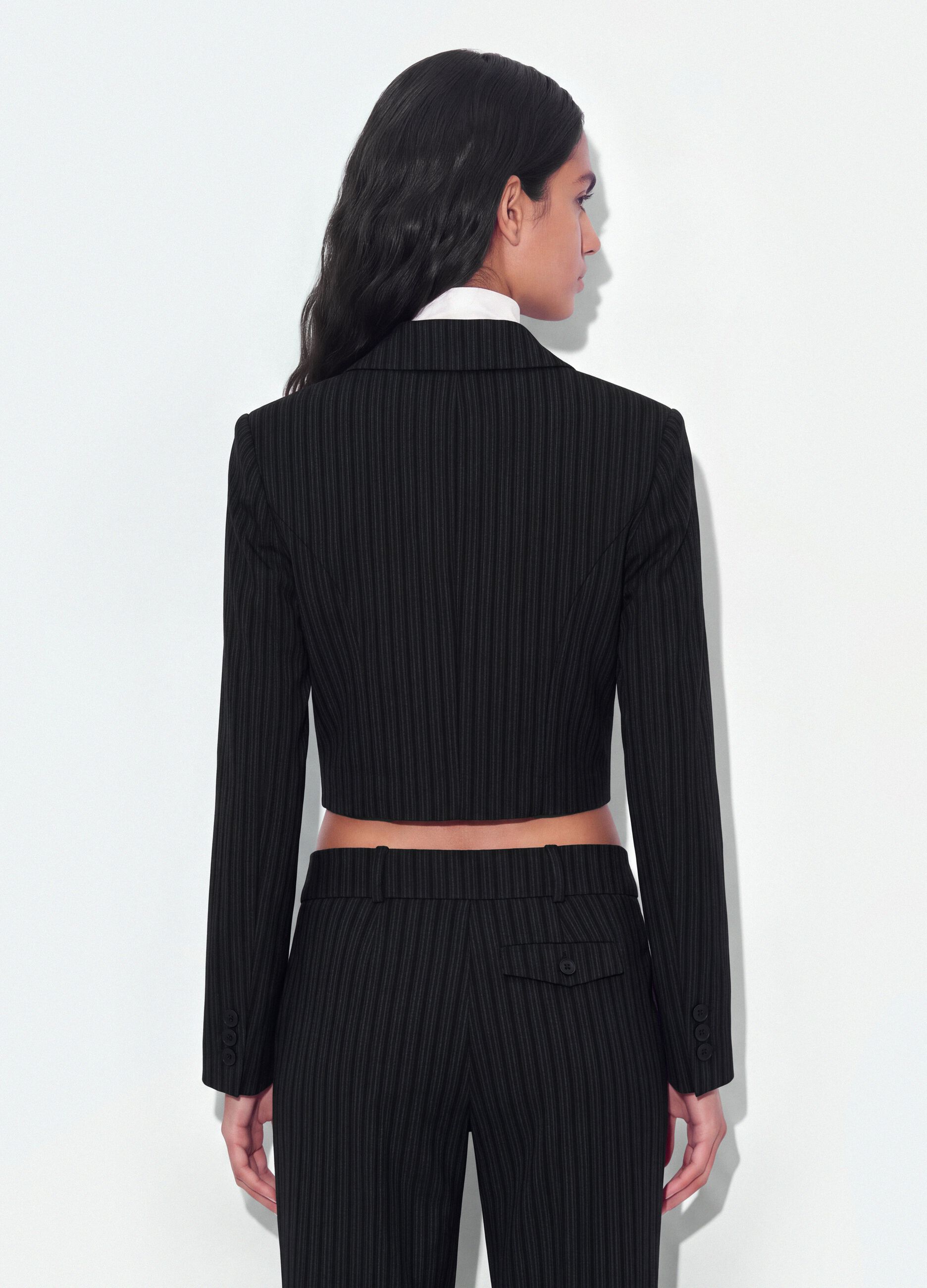 Black cropped stretch-viscose blazer with classic lapels, slim fit
