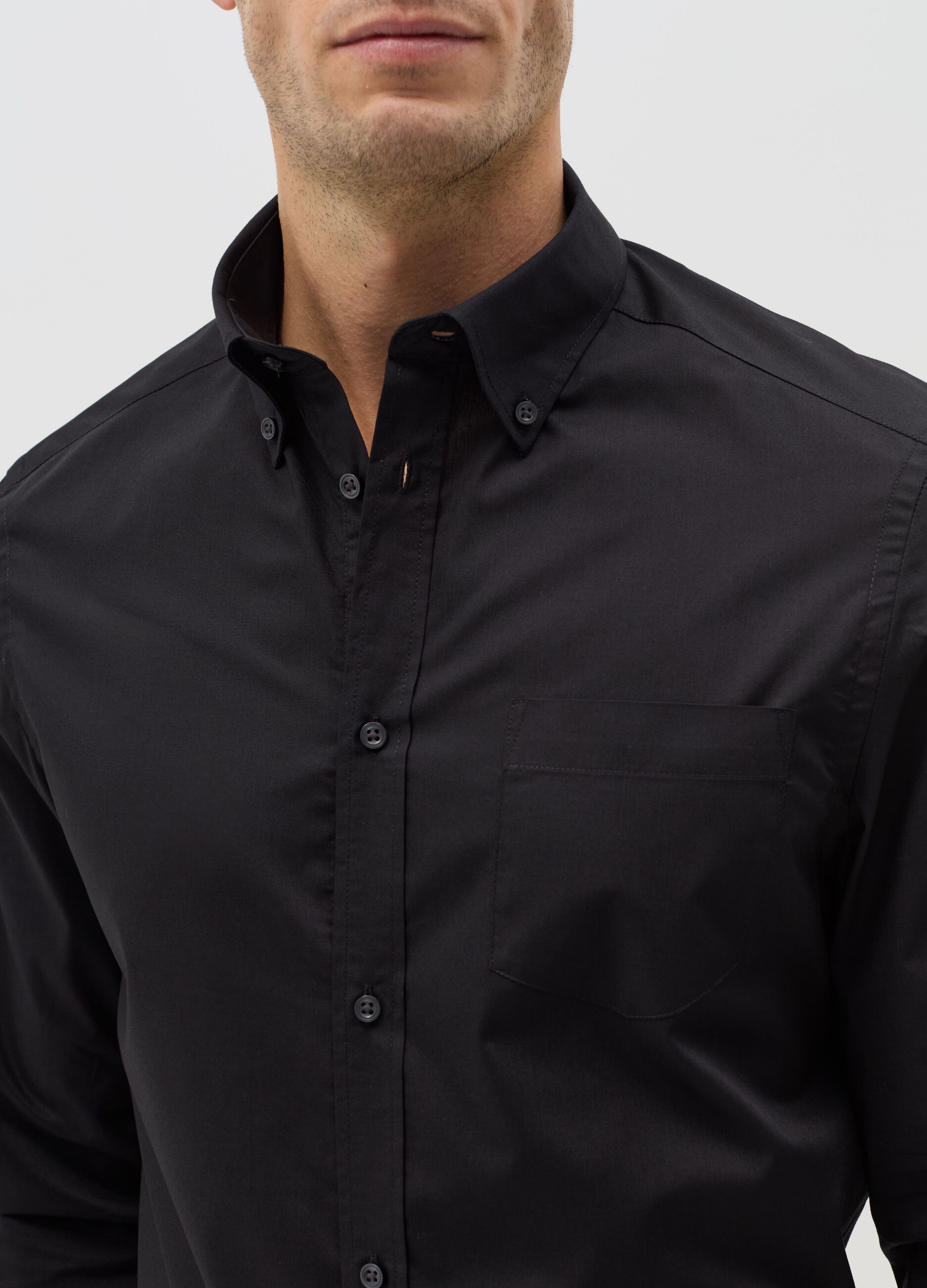 Regular-fit easy-iron shirt with button-down collar