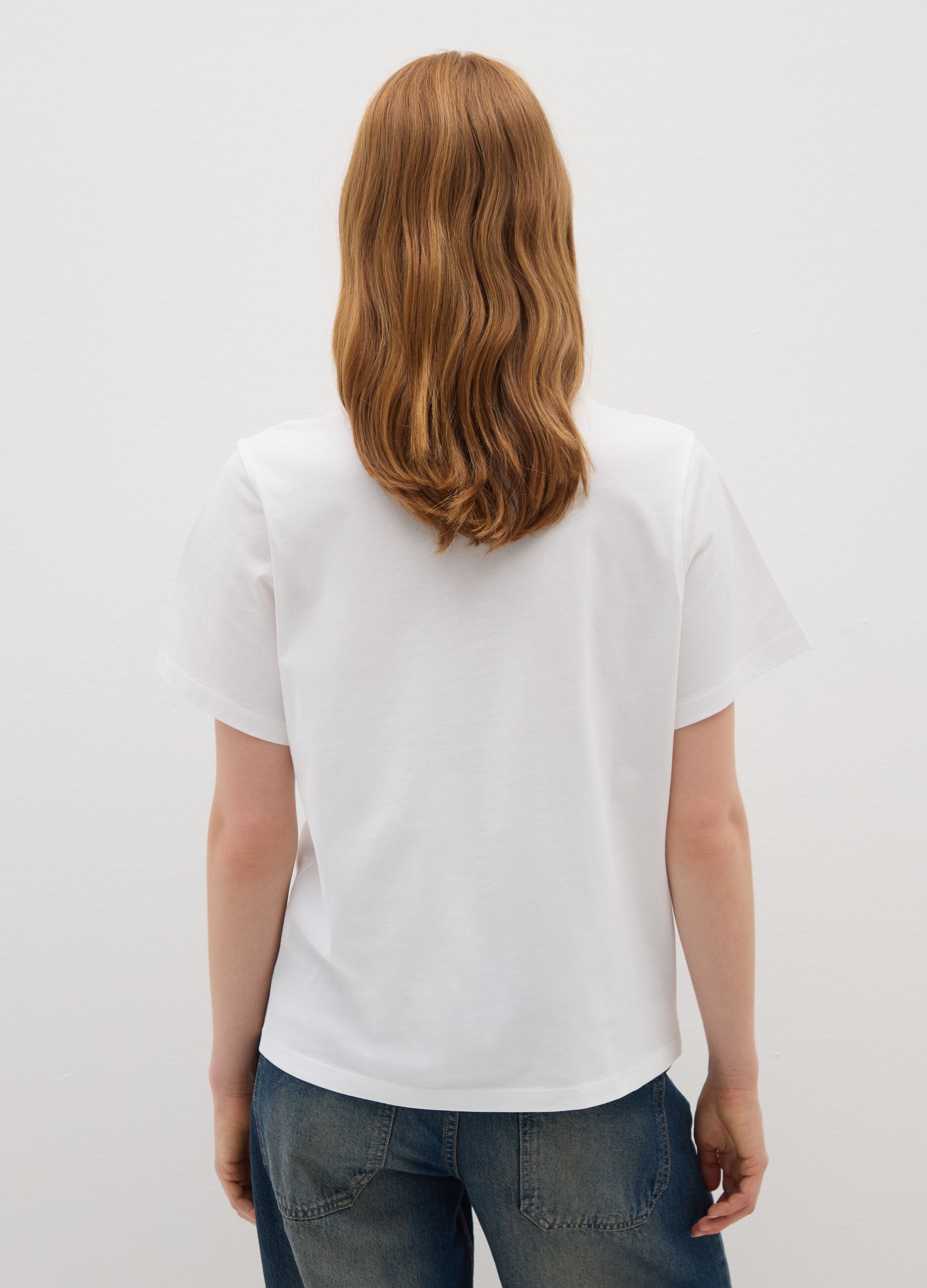 T-shirt in puro cotone bianca relaxed fit con stemma