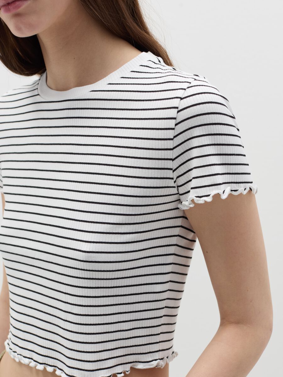 Flat-ribbed T-shirt with wavy edging_2