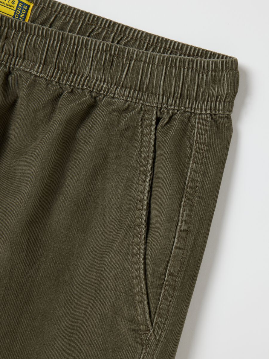 Green corduroy shorts in pure cotton_5