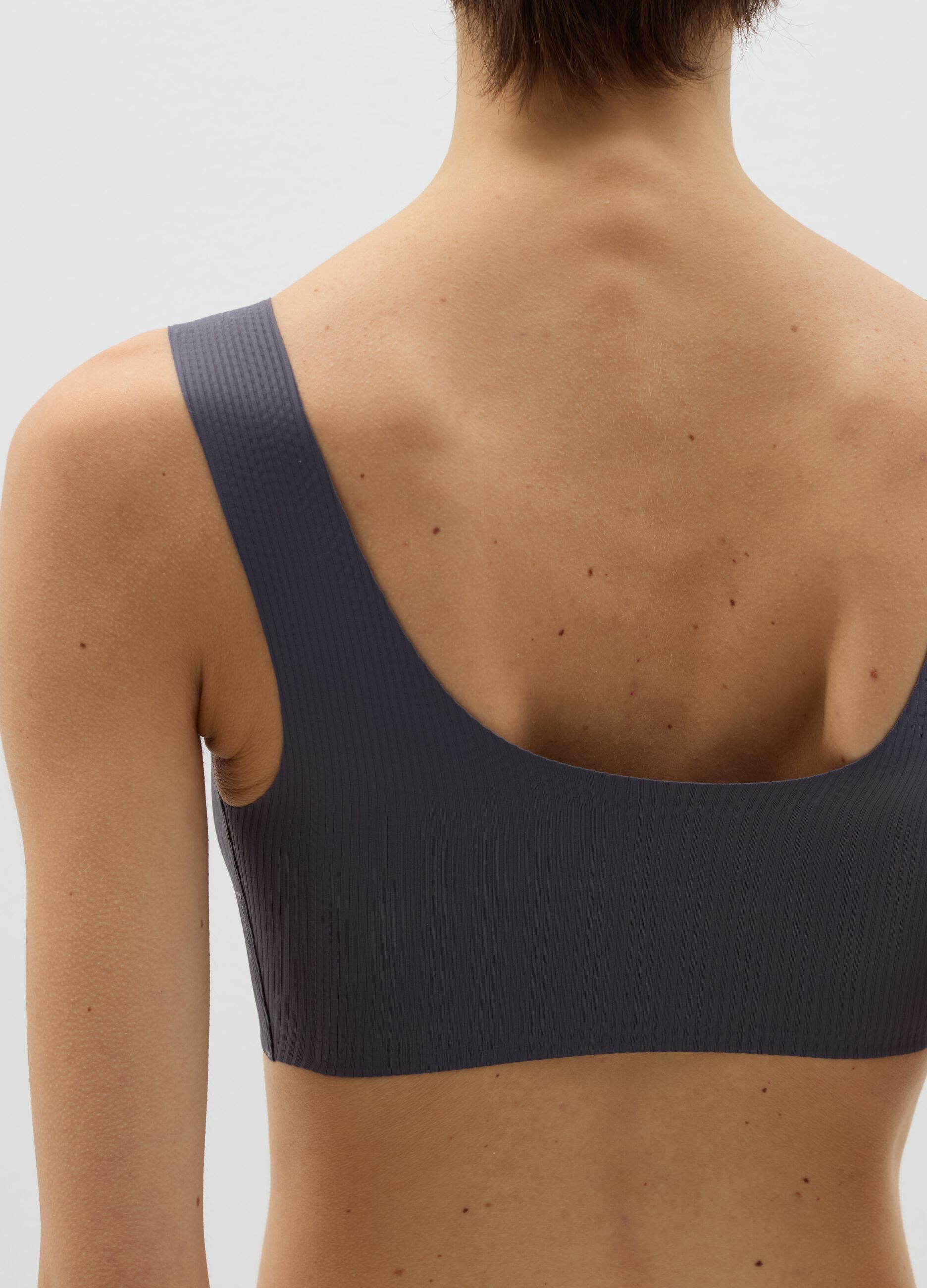 Seam-free ribbed bralette