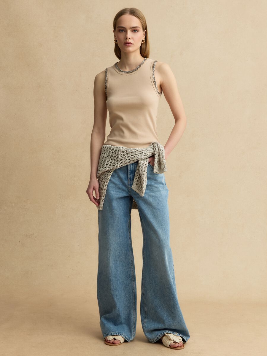 Canotta in cotone elasticizzato beige regular fit con bordi ricamati_2