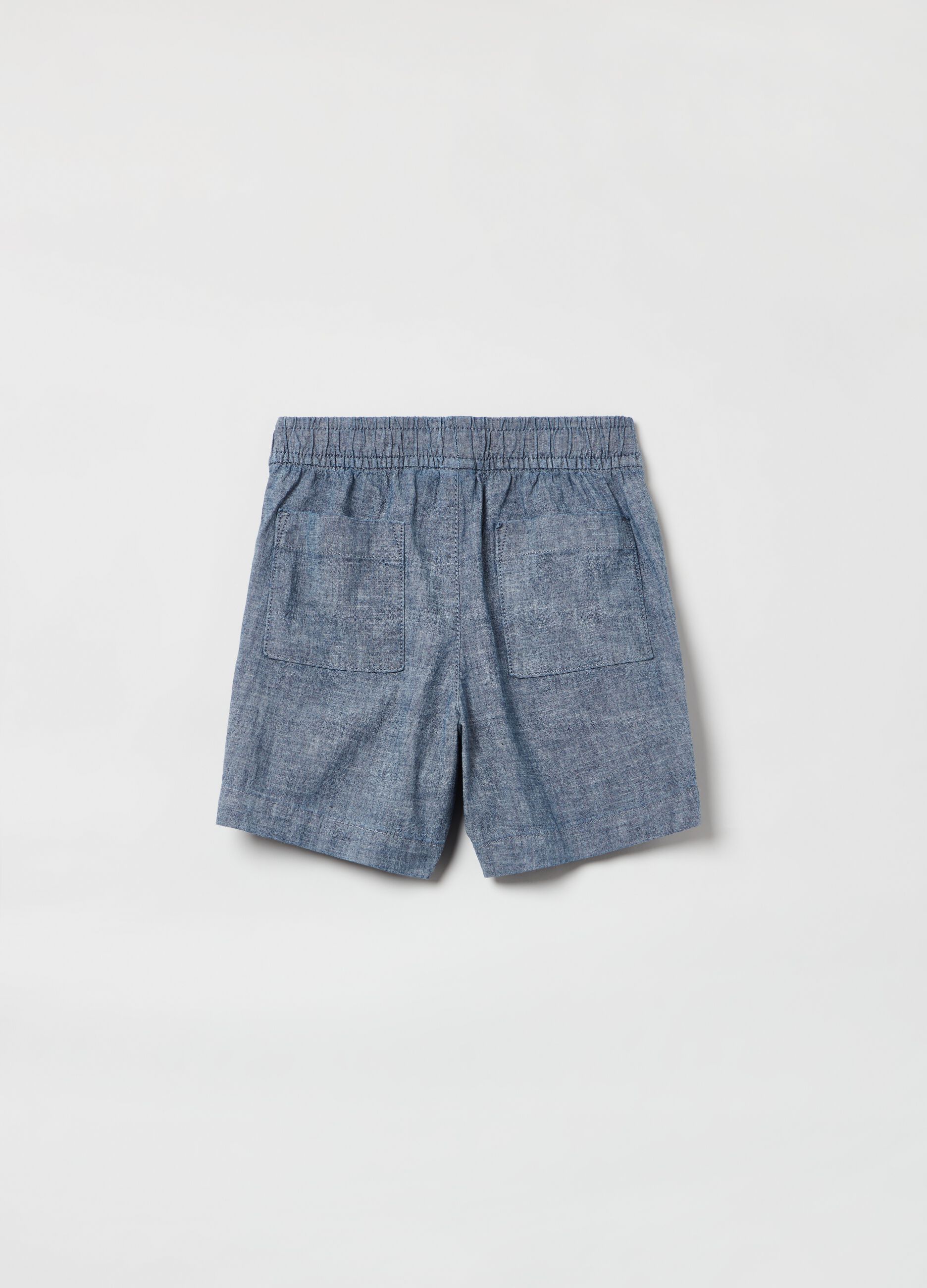 Woven shorts with drawstring