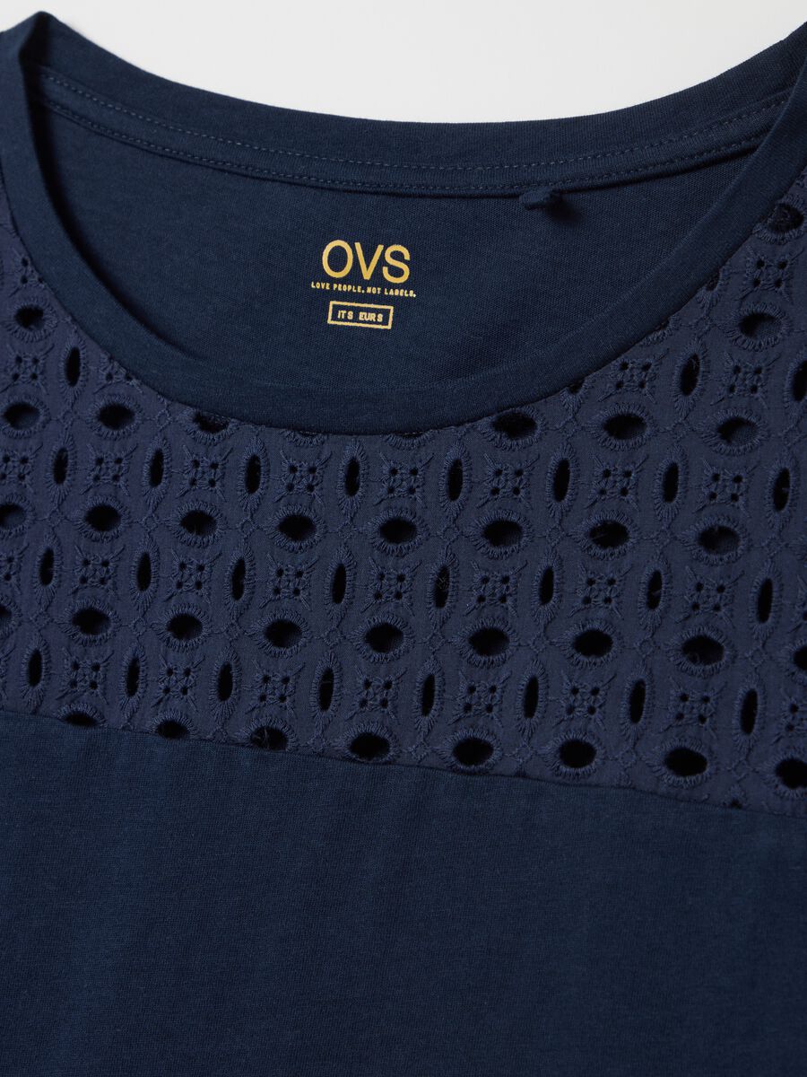 Blue short sleeve T-shirt with perforated details_5
