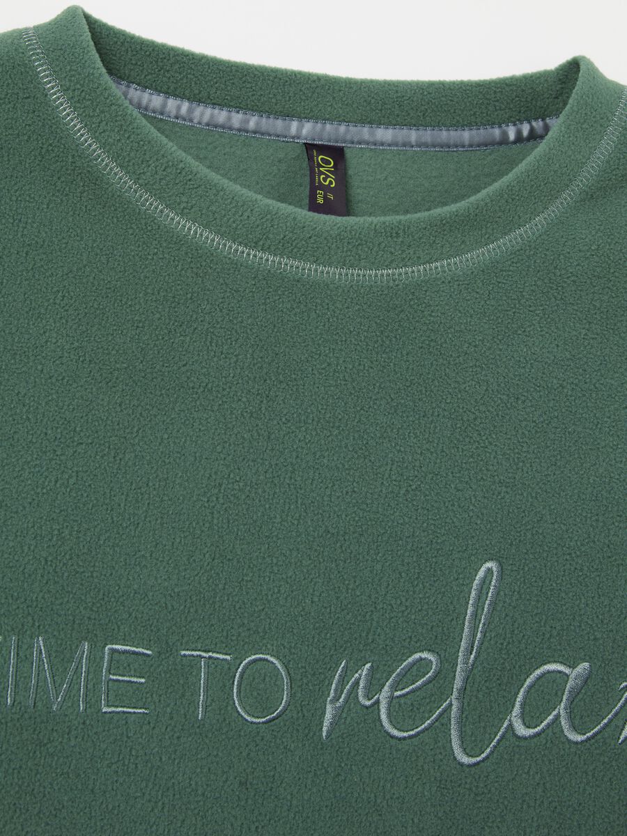 Top pigiama in pile con ricamo "Time to relax"_5