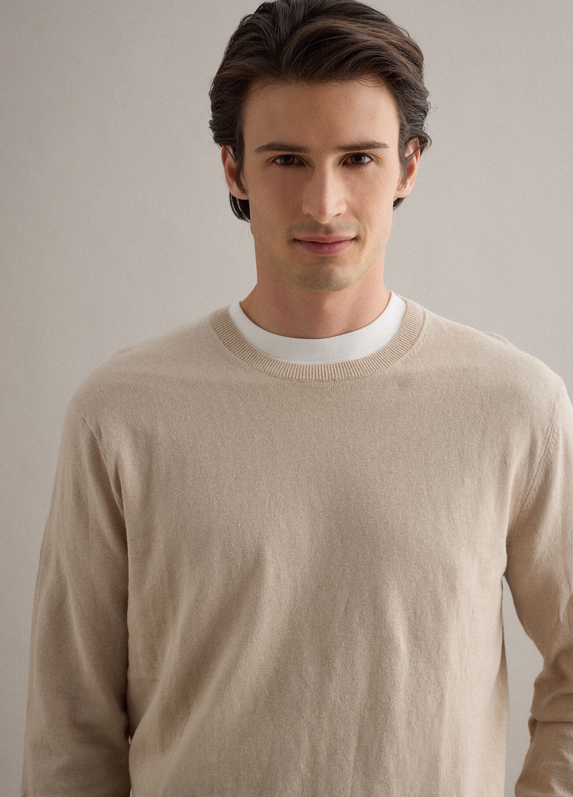 Pullover girocollo in cotone e lino beige regular fit