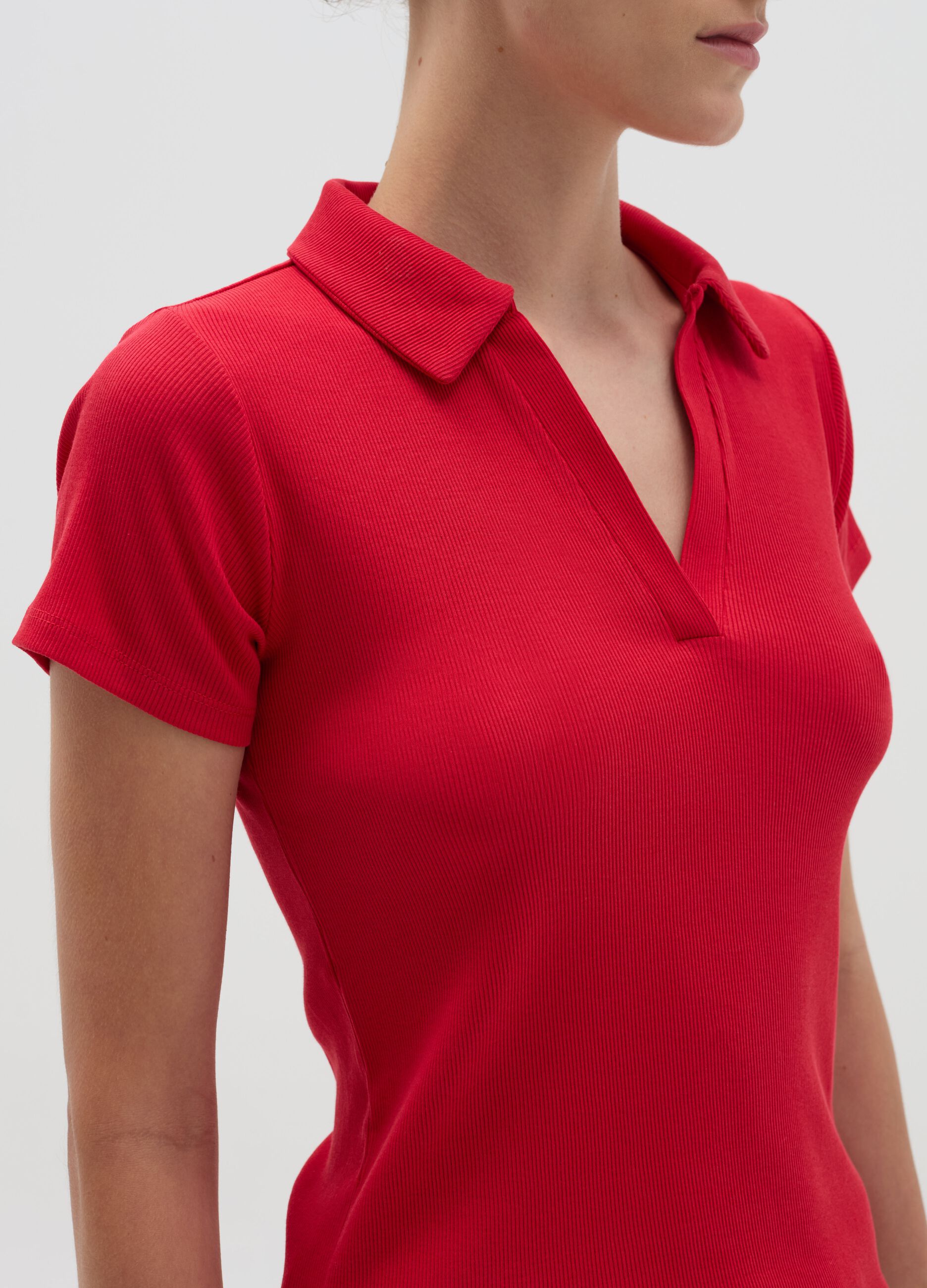 T-shirt with polo neck