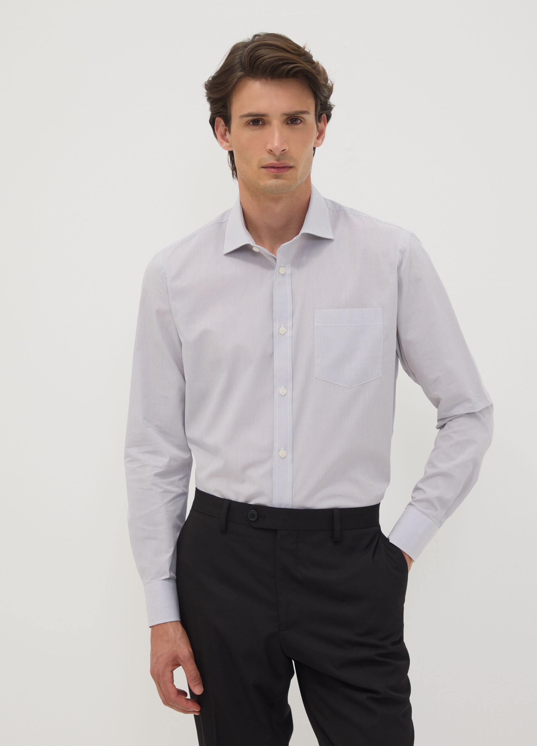 Camicia grigia in misto cotone a righe sottili easy iron regular fit